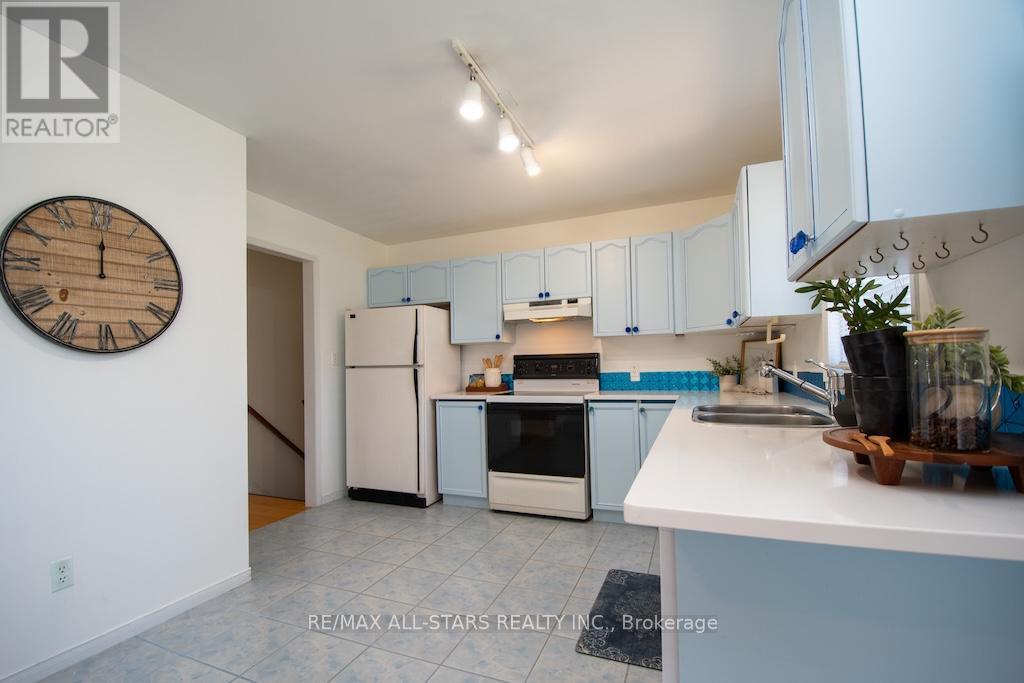 10 O'connell Court, Kawartha Lakes (Lindsay), Ontario  K9V 5Y1 - Photo 14 - X13019892