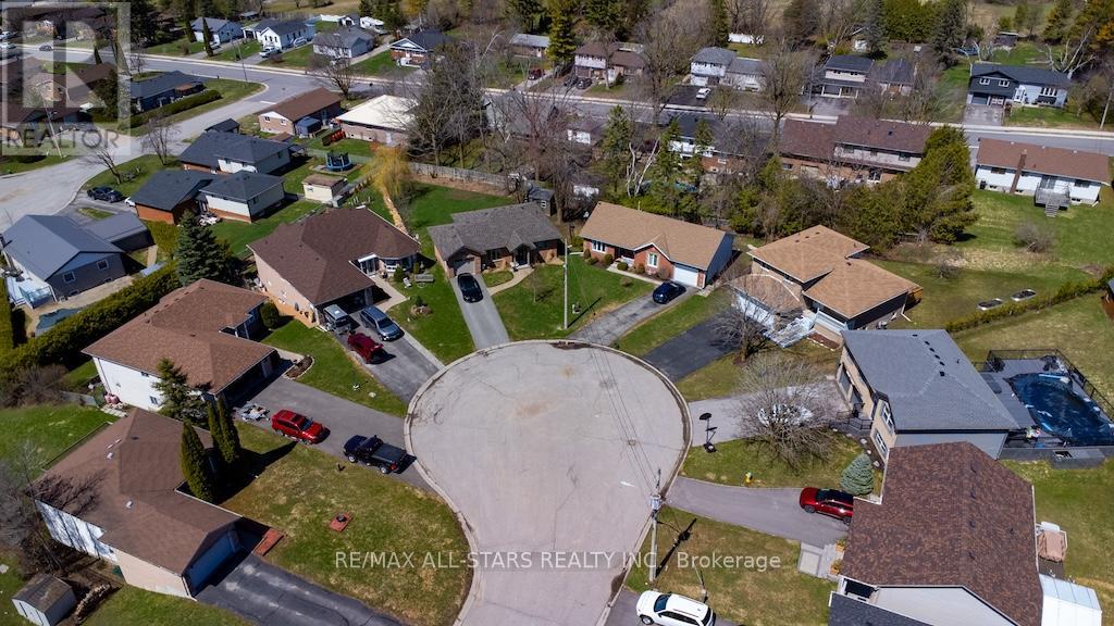 10 O'connell Court, Kawartha Lakes (Lindsay), Ontario  K9V 5Y1 - Photo 43 - X13019892