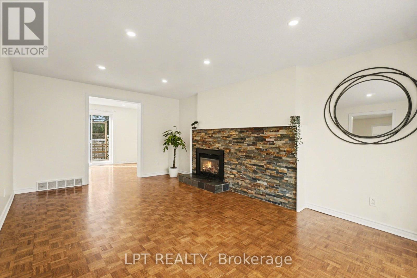 38 Lindhurst Crescent, Ottawa, Ontario  K2G 0T7 - Photo 7 - X13019868