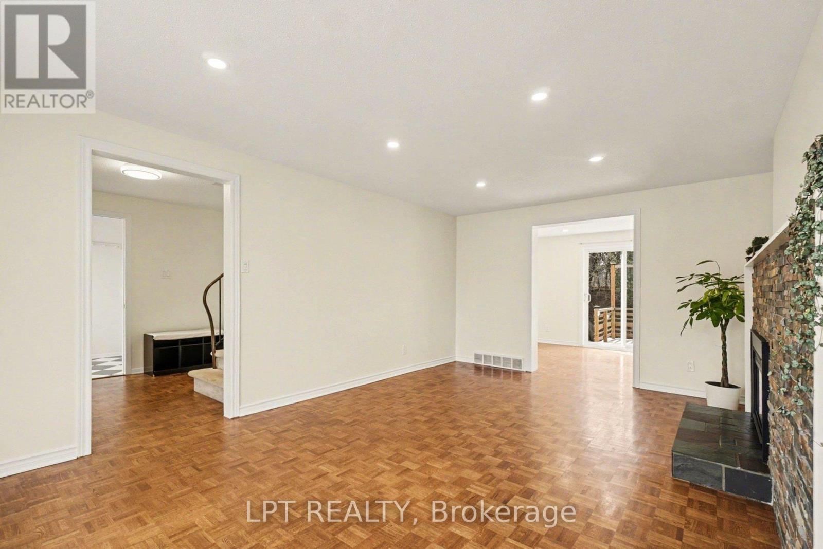 38 Lindhurst Crescent, Ottawa, Ontario  K2G 0T7 - Photo 8 - X13019868