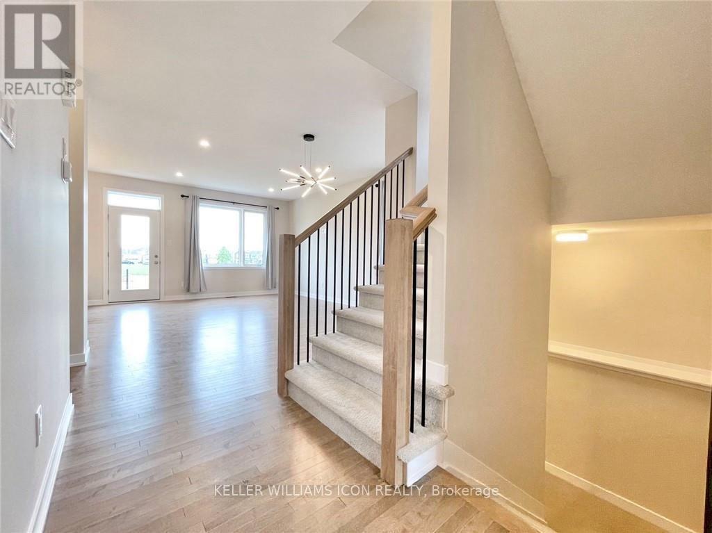 318 Canadensis Lane, Ottawa, Ontario  K2J 6X8 - Photo 4 - X13019964