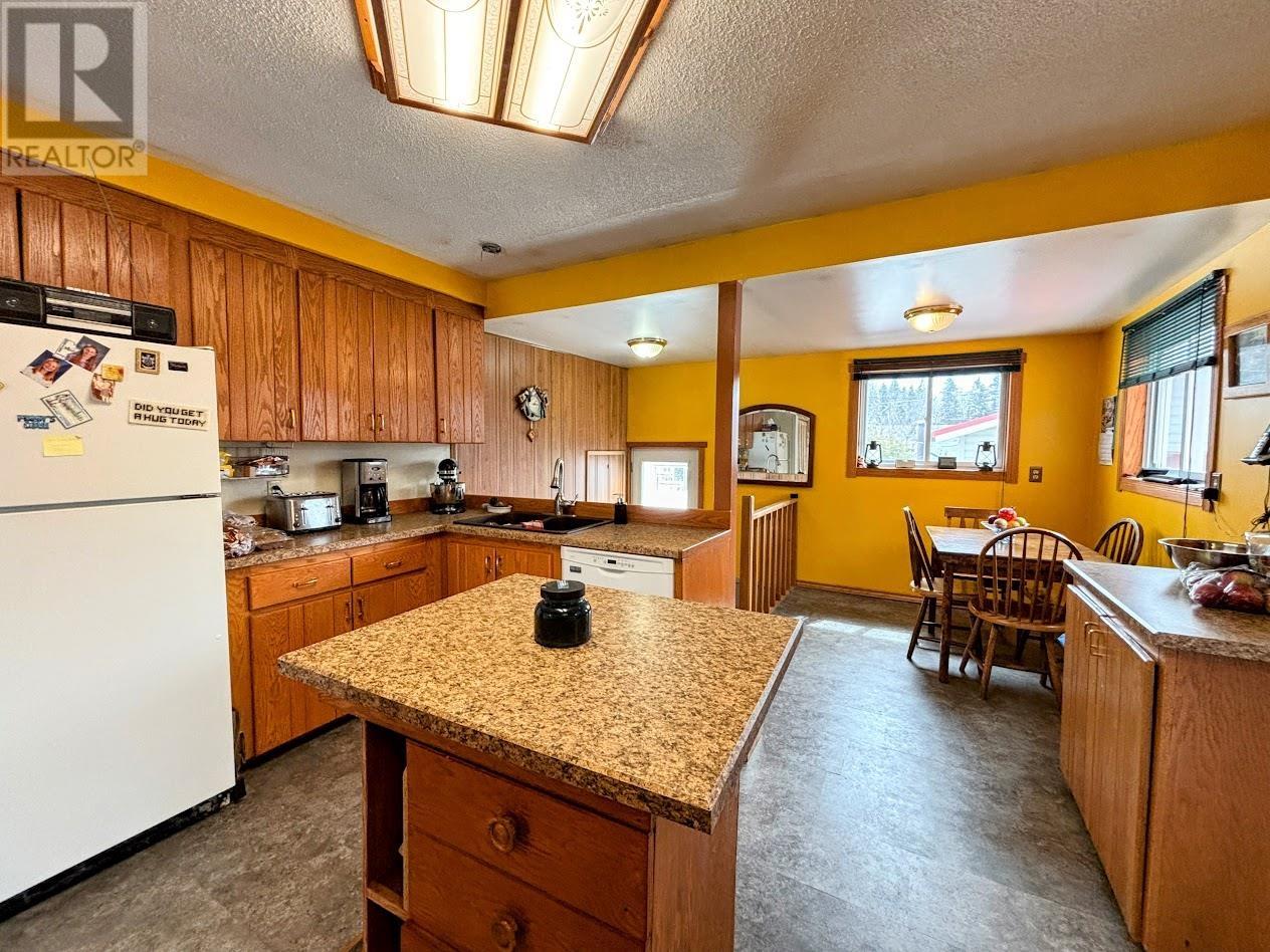 14 Lloyd Irwin St, Marathon, Ontario  P0T 2E0 - Photo 10 - TB2600744