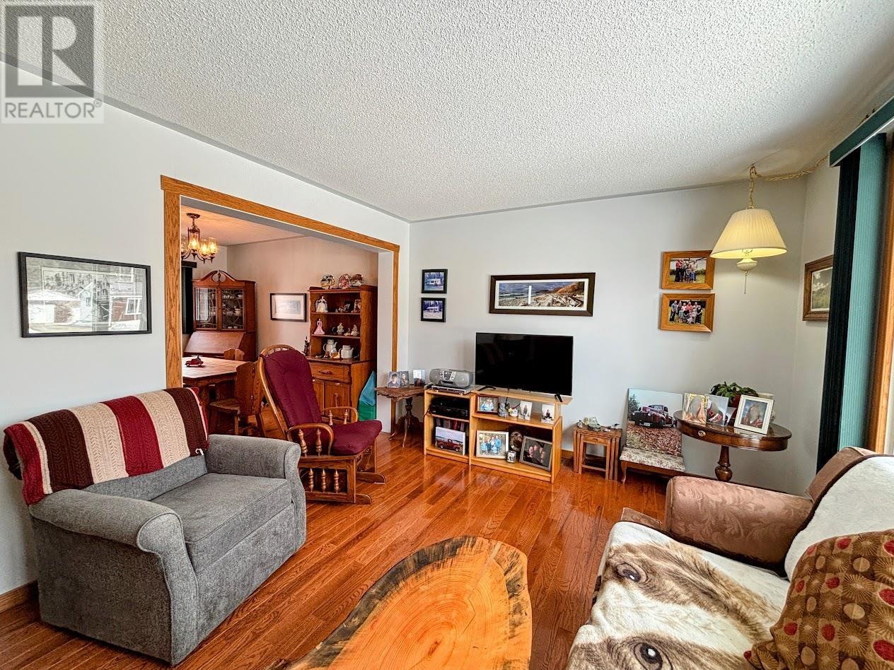 14 Lloyd Irwin St, Marathon, Ontario  P0T 2E0 - Photo 4 - TB2600744