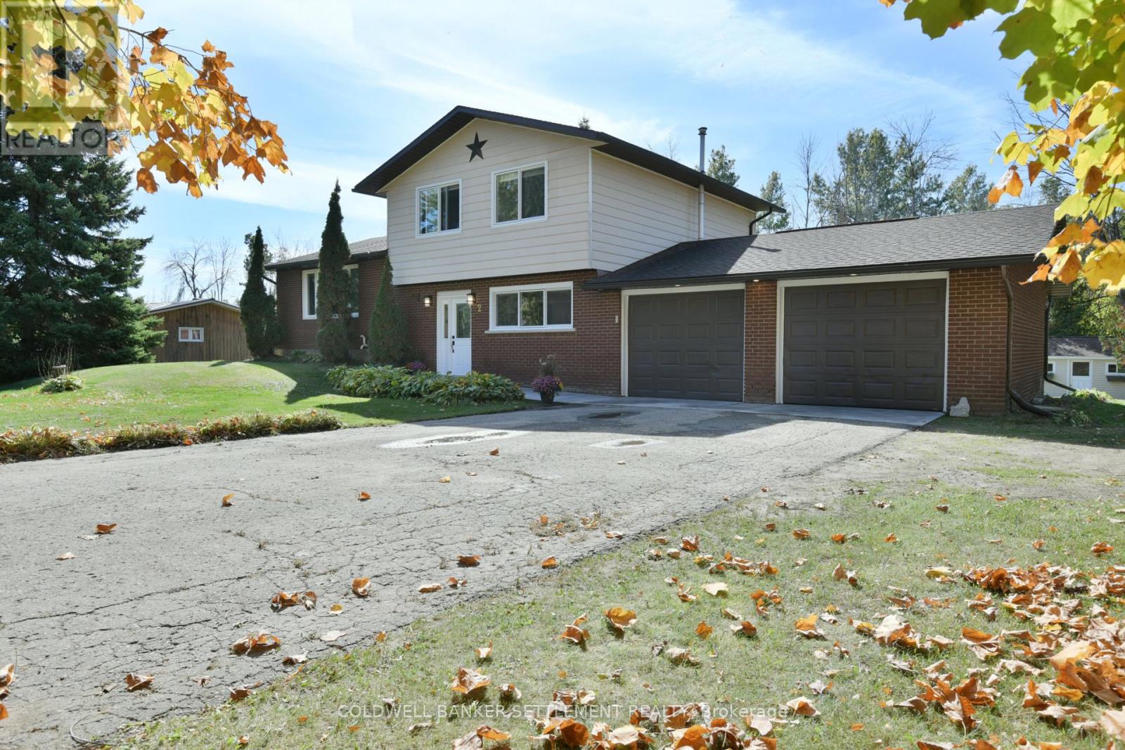 2 SALMON SIDE ROAD, Rideau Lakes, Ontario