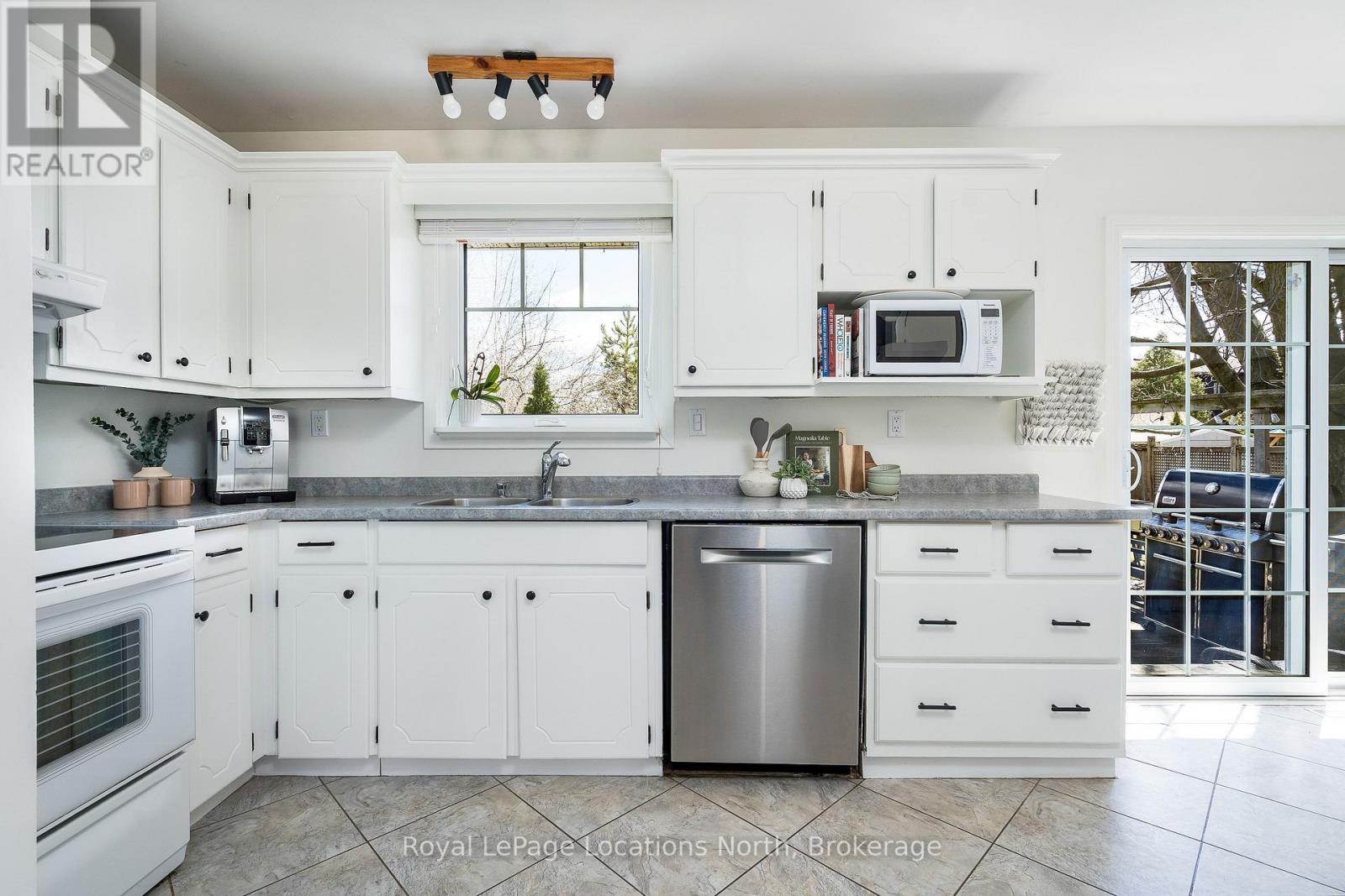 12 Bryan Drive, Collingwood, Ontario  L9Y 2K7 - Photo 11 - S13019874