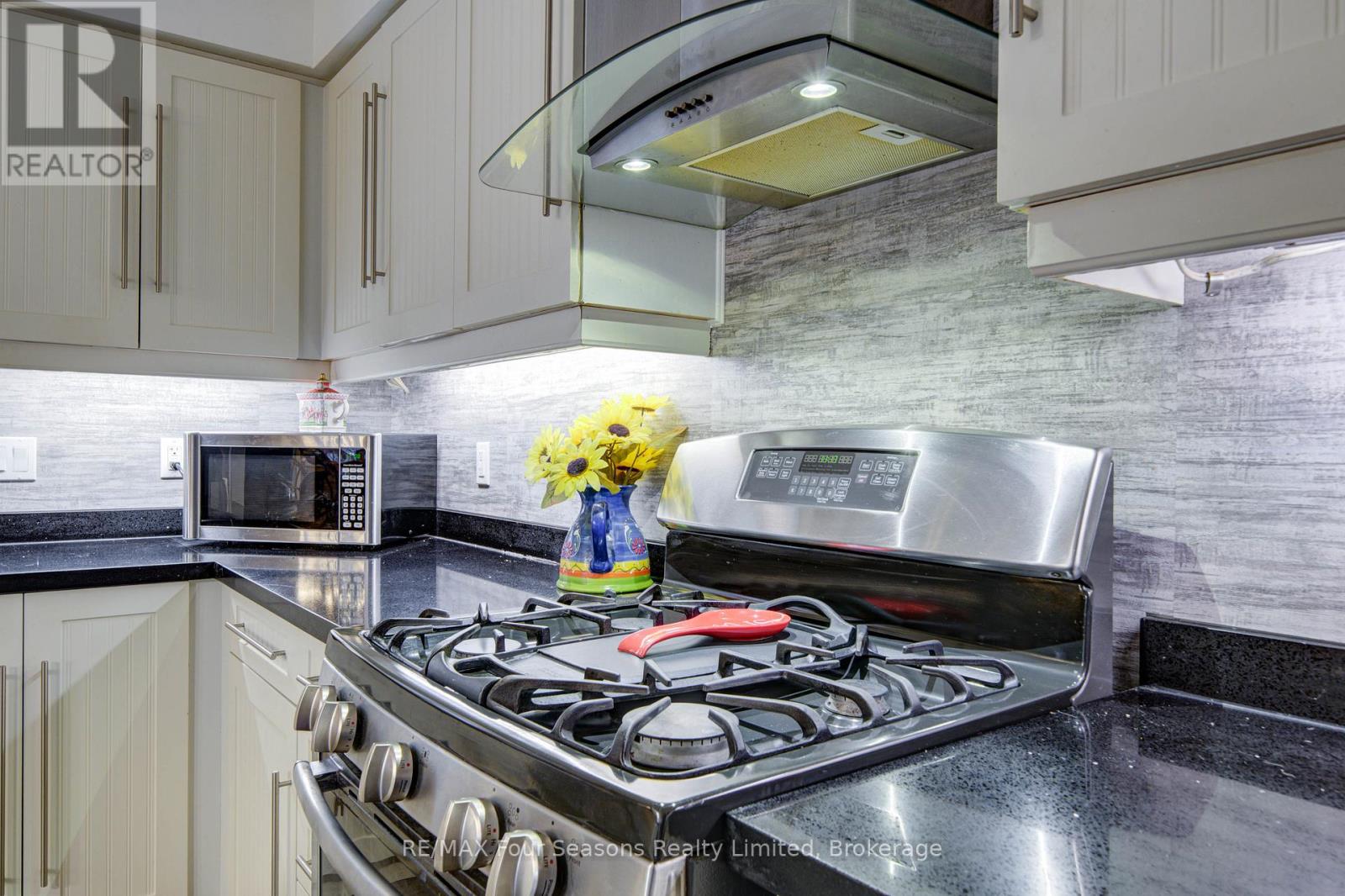 9 Brooke Avenue, Collingwood, Ontario  L9Y 5K6 - Photo 11 - S13019940