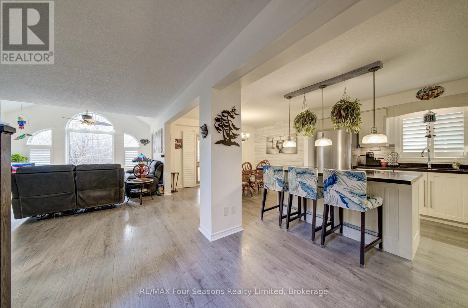 9 Brooke Avenue, Collingwood, Ontario  L9Y 5K6 - Photo 4 - S13019940