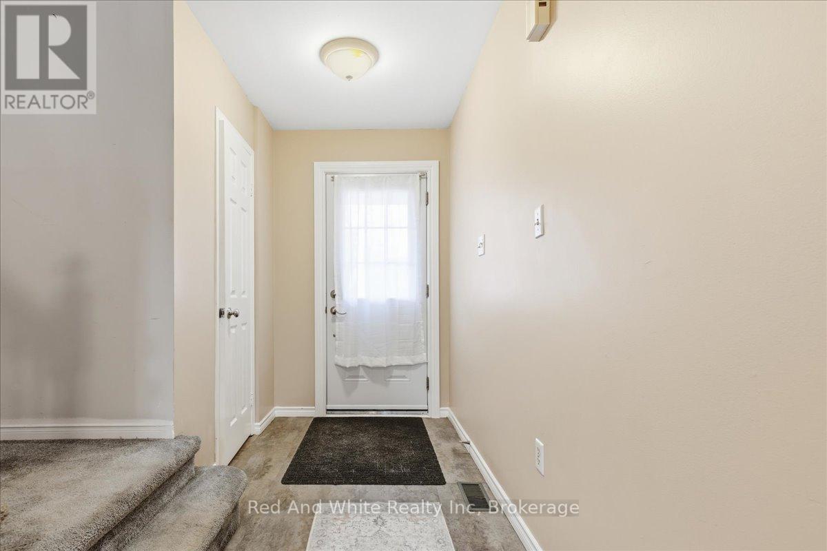 103 Downing Crescent, Barrie, Ontario  L4N 8V5 - Photo 7 - S13020016