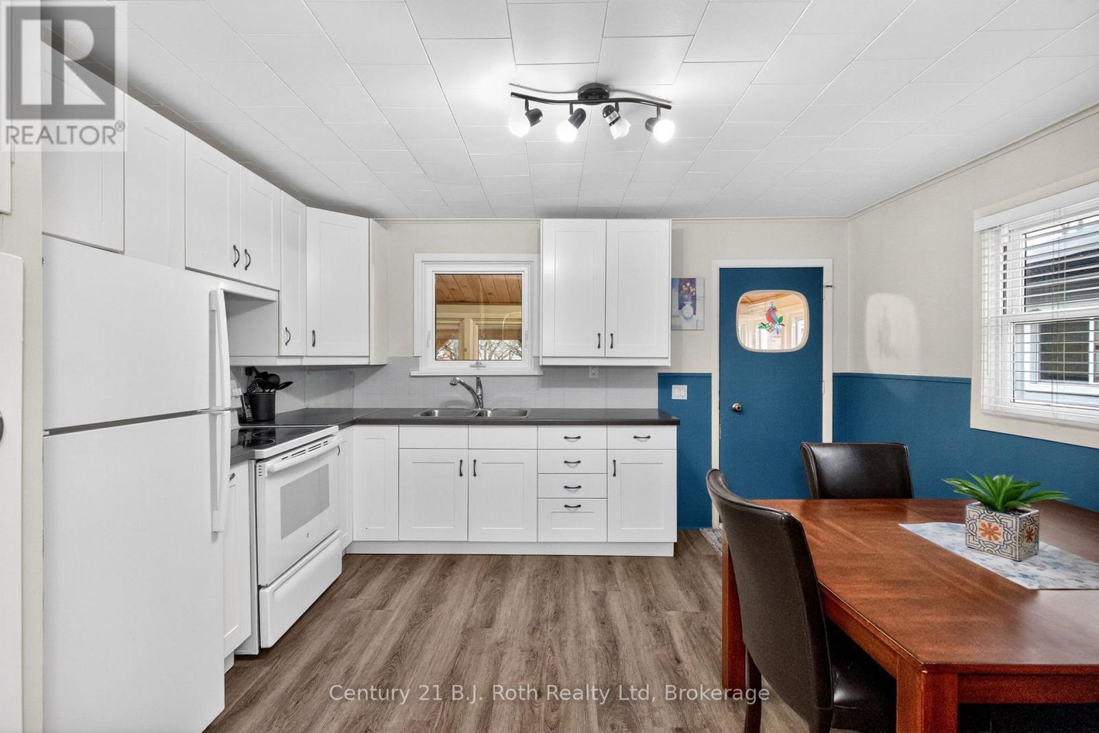 14 Wolfe Street, Penetanguishene, Ontario  L9M 1B9 - Photo 12 - S13020104