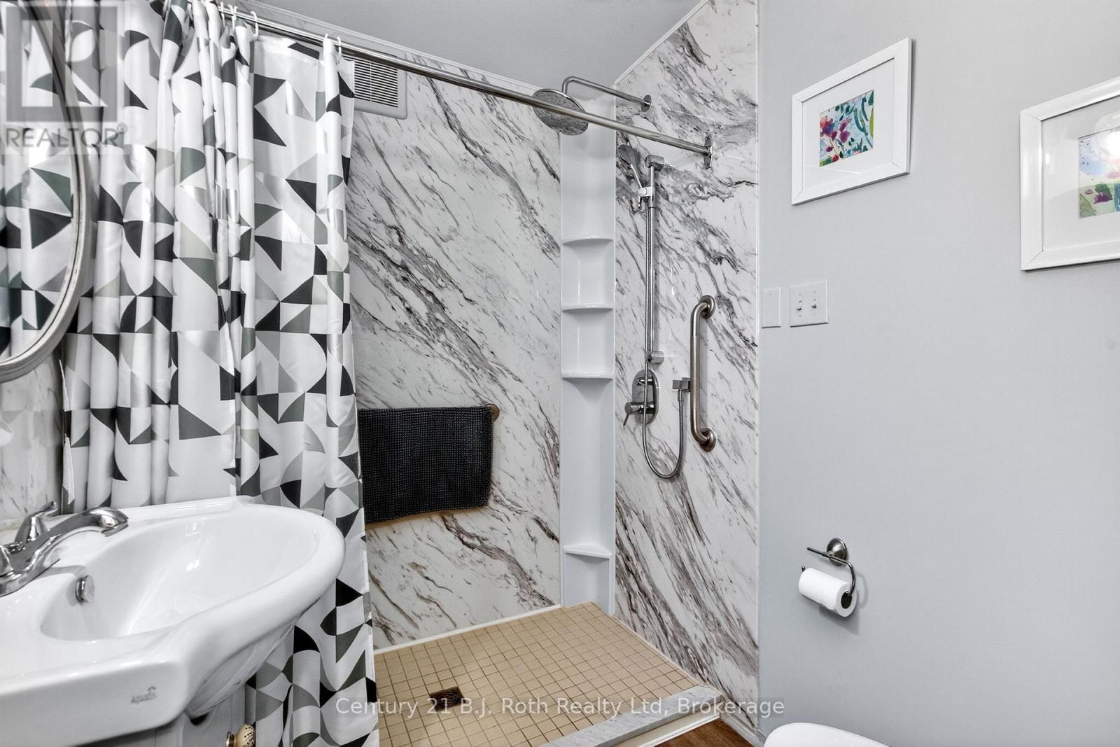 14 Wolfe Street, Penetanguishene, Ontario  L9M 1B9 - Photo 17 - S13020104