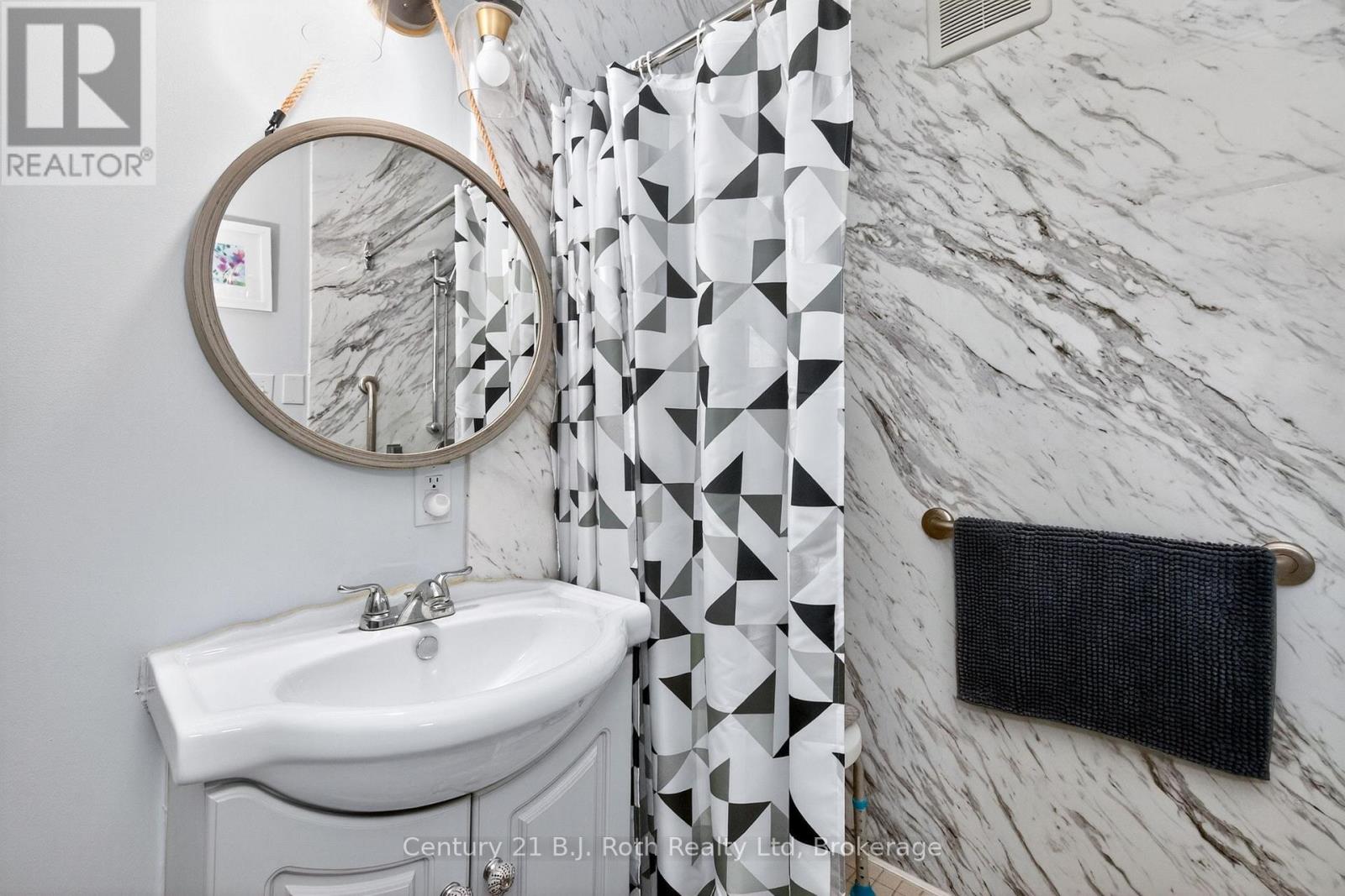 14 Wolfe Street, Penetanguishene, Ontario  L9M 1B9 - Photo 18 - S13020104