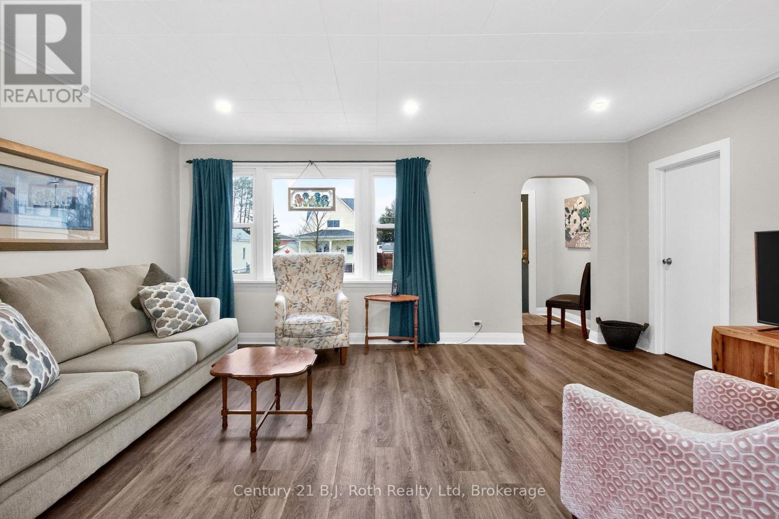 14 Wolfe Street, Penetanguishene, Ontario  L9M 1B9 - Photo 7 - S13020104