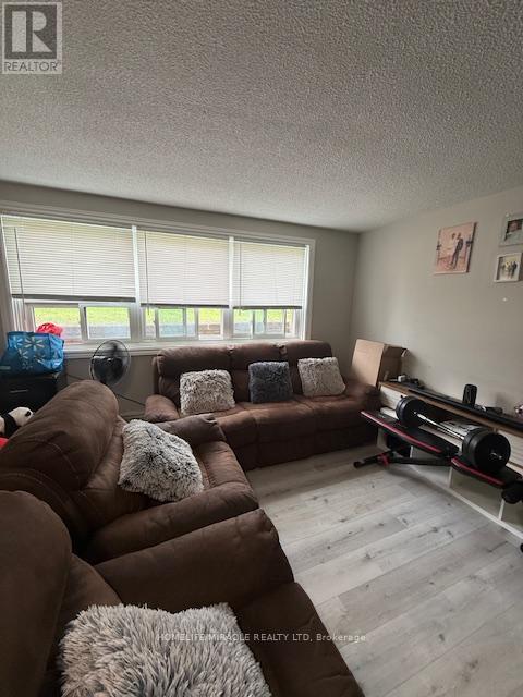 9 Ellen Street, Mississauga, Ontario  L5M 1R8 - Photo 3 - W12993666