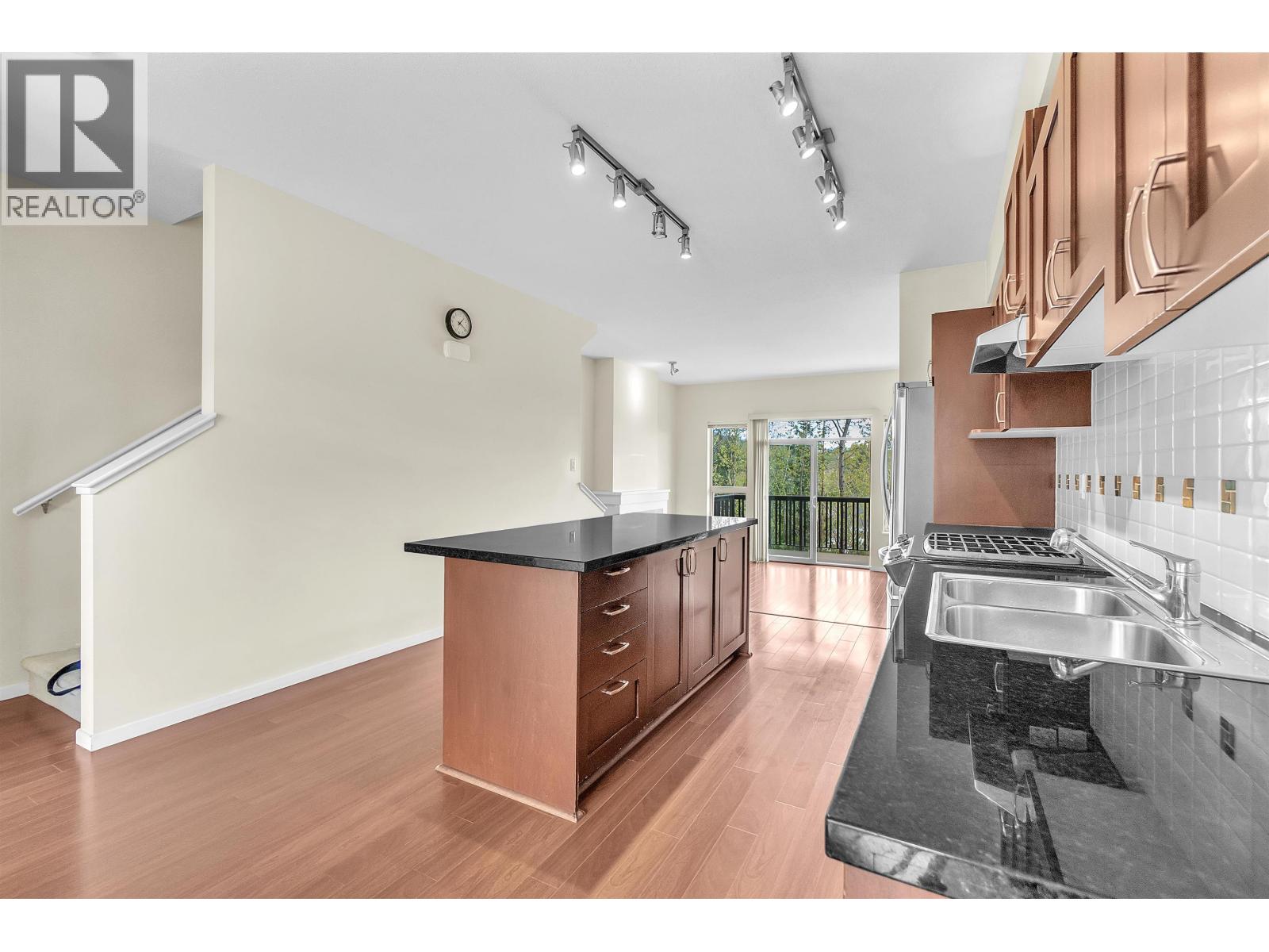 162 3105 Dayanee Springs Boulevard, Coquitlam, British Columbia  V3E 0C2 - Photo 6 - R3113215