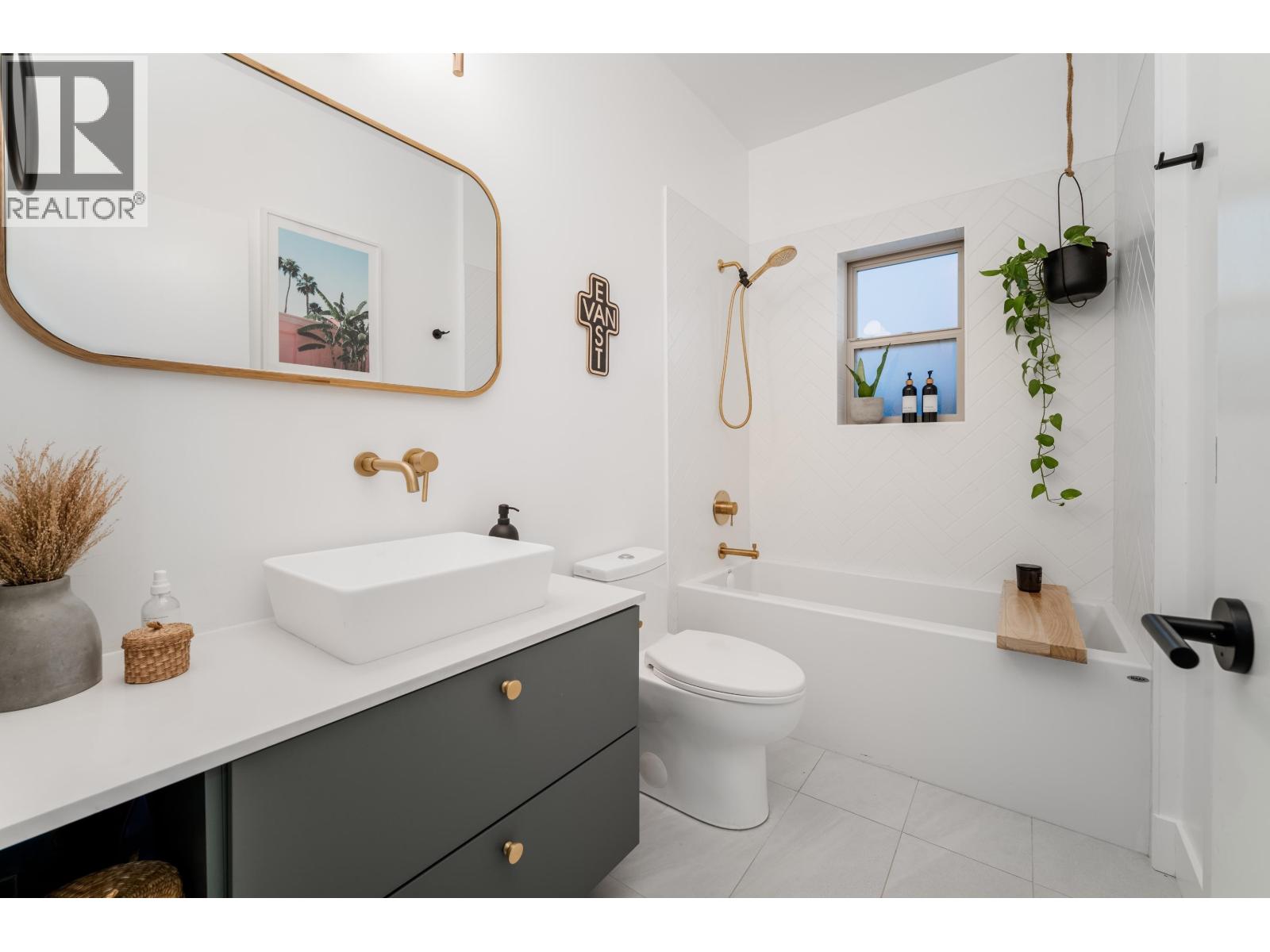 5418 Main Street, Vancouver, British Columbia  V5W 2R9 - Photo 6 - R3113229