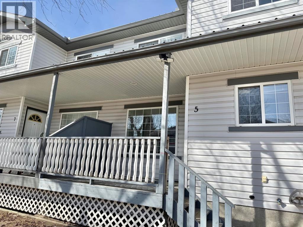 5 Garrow Crescent E, Brooks, Alberta  T1R 1H2 - Photo 3 - A2288196