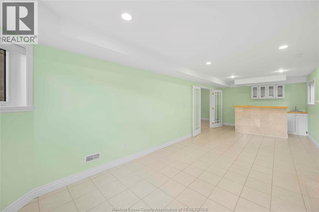 2336 Radcliff Avenue, Windsor, Ontario  N8P 1V5 - Photo 29 - 26008599