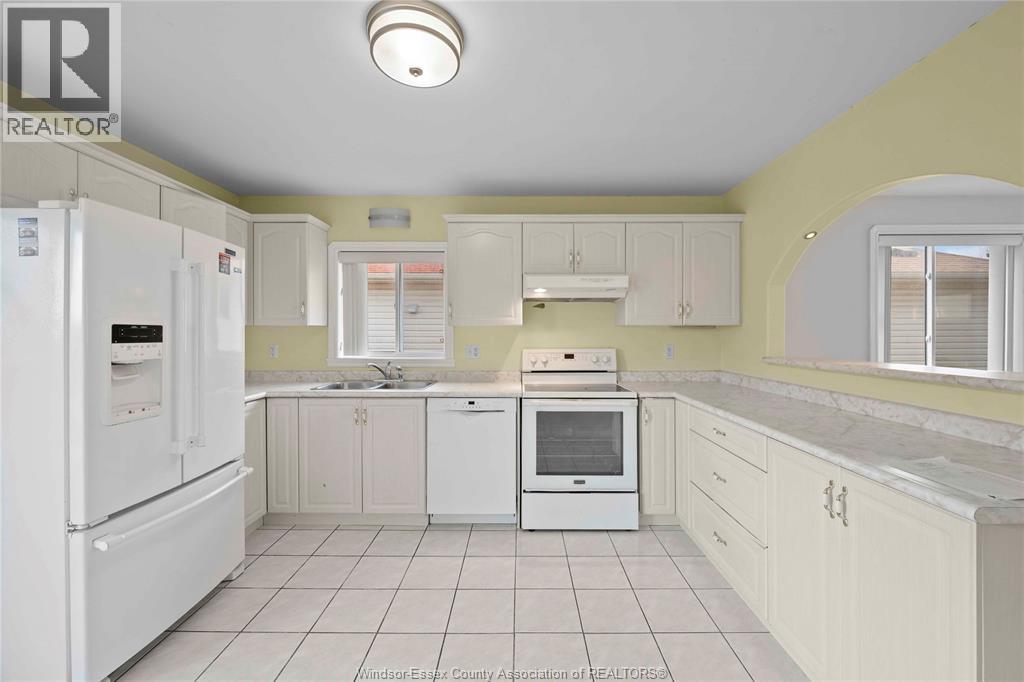 2336 Radcliff Avenue, Windsor, Ontario  N8P 1V5 - Photo 16 - 26008599