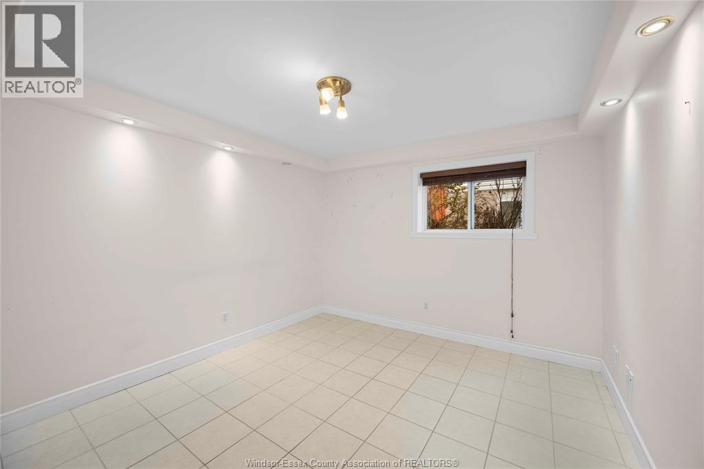 2336 Radcliff Avenue, Windsor, Ontario  N8P 1V5 - Photo 32 - 26008599