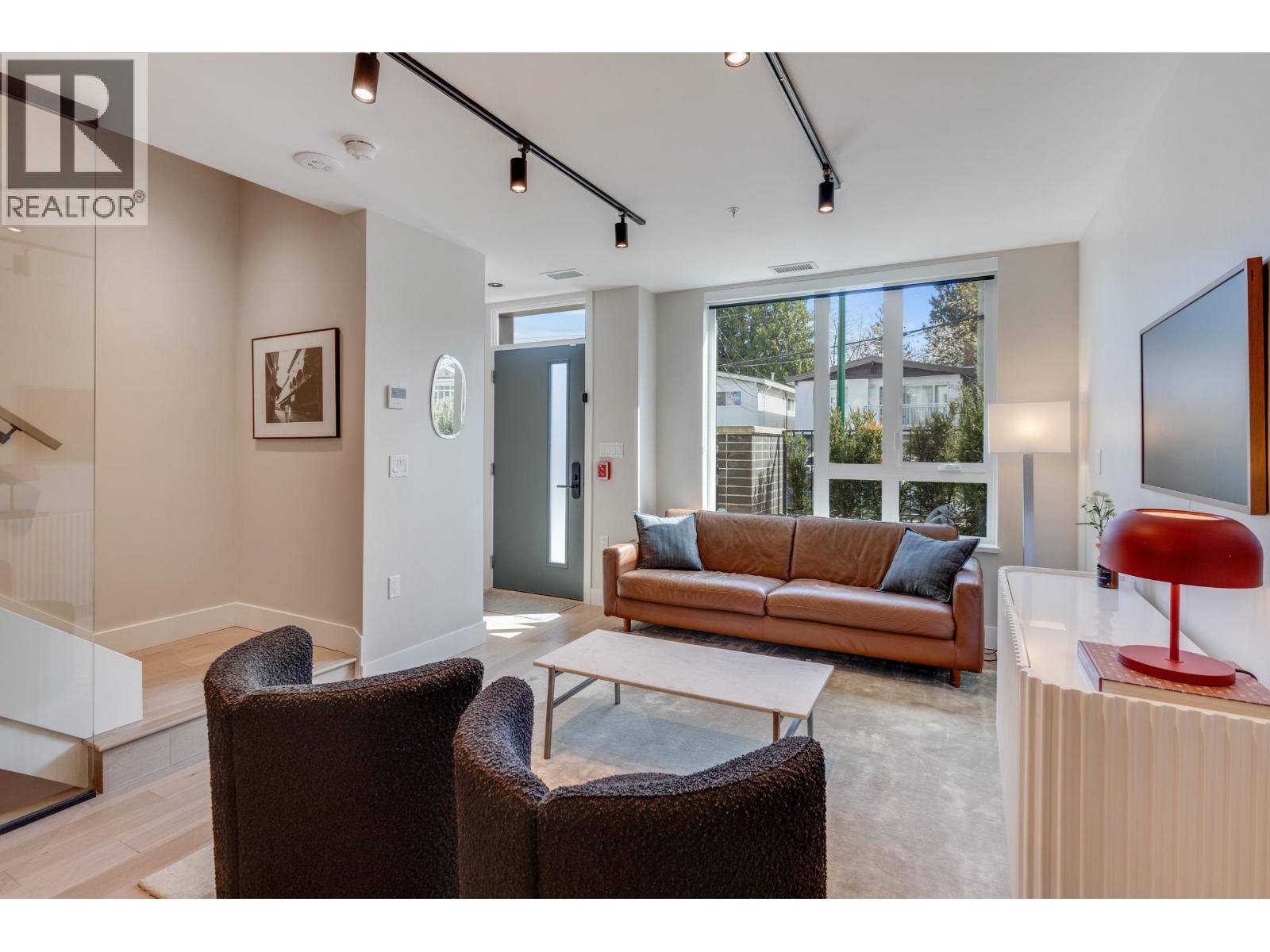 3973 Fleming Street, Vancouver, British Columbia  V5N 0J1 - Photo 3 - R3110559