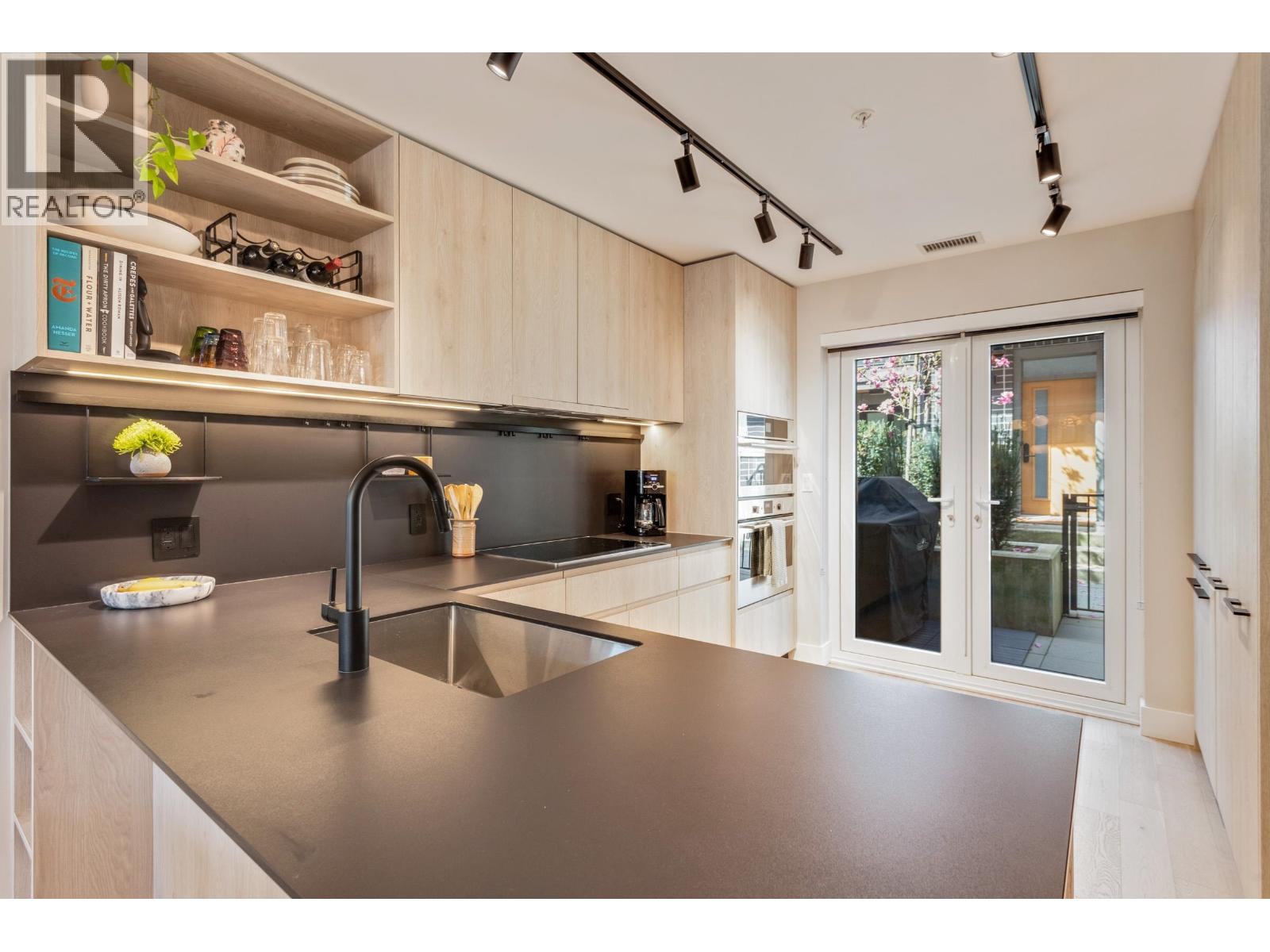 3973 Fleming Street, Vancouver, British Columbia  V5N 0J1 - Photo 5 - R3110559