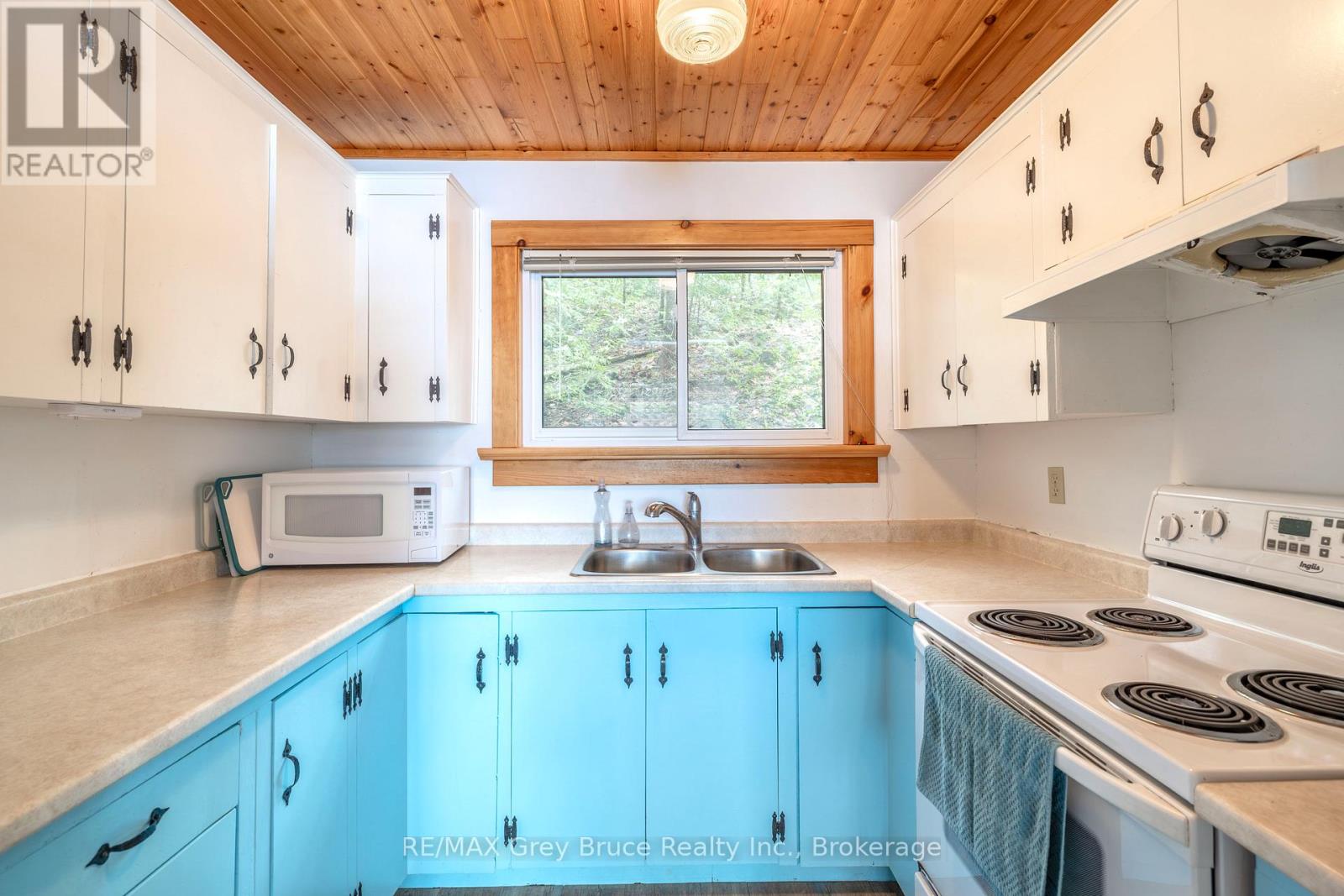 148 Sunnyview Drive, South Bruce Peninsula, Ontario  N0H 1A0 - Photo 12 - X13019910