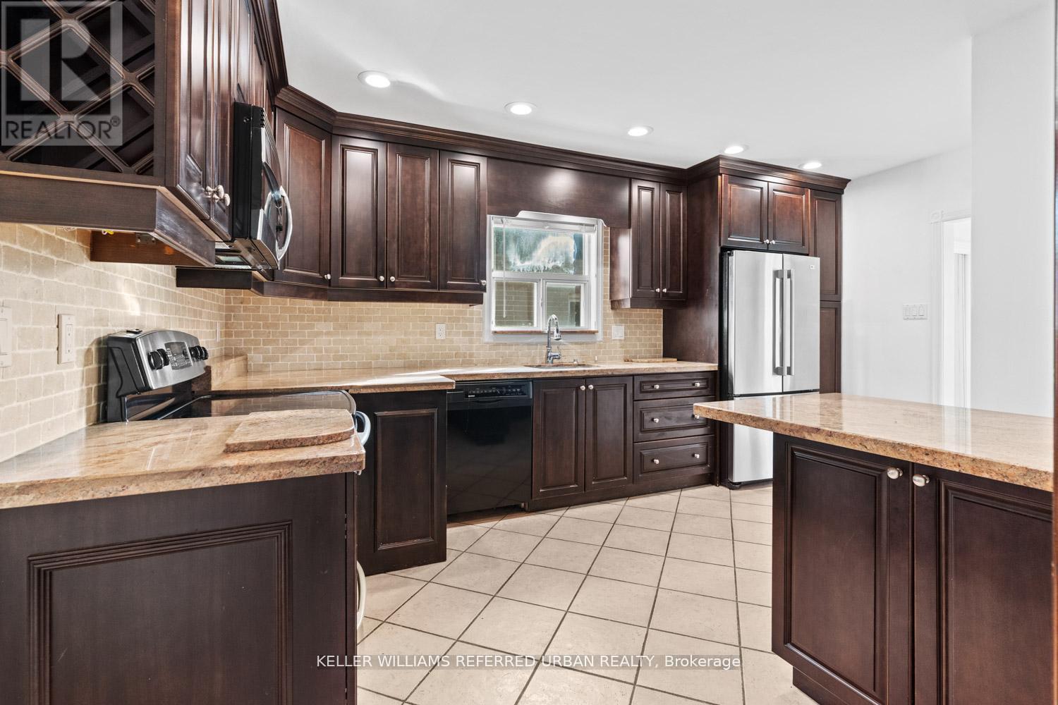 202 Park Home Avenue, Toronto, Ontario  M2R 1A2 - Photo 12 - C13019900