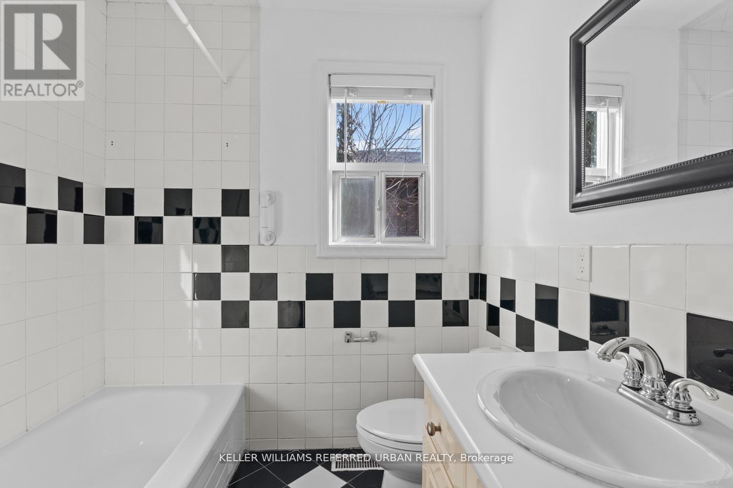 202 Park Home Avenue, Toronto, Ontario  M2R 1A2 - Photo 21 - C13019900