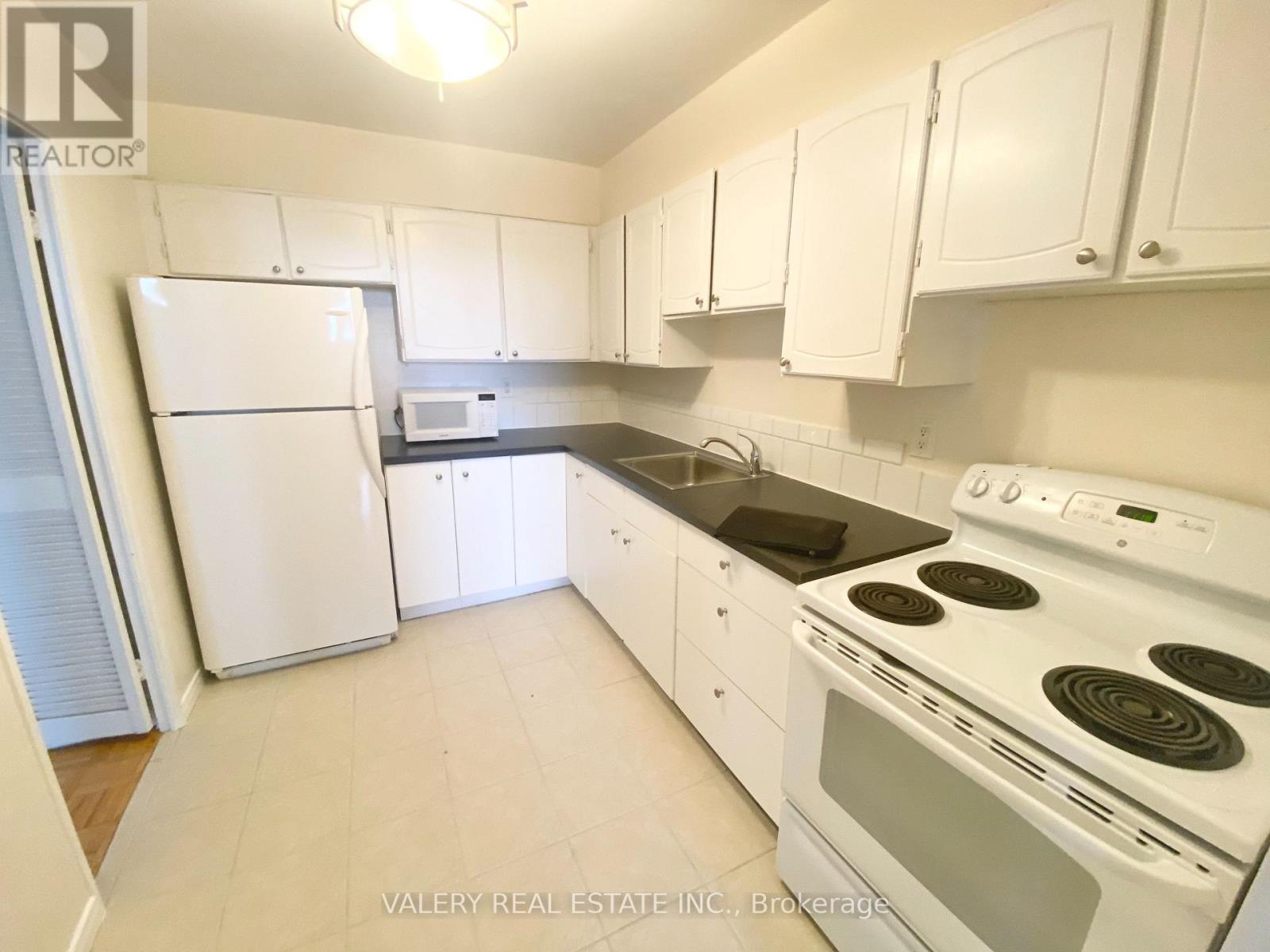 711 - 10 Edgecliff Golfway, Toronto, Ontario  M3C 3A3 - Photo 2 - C13019952