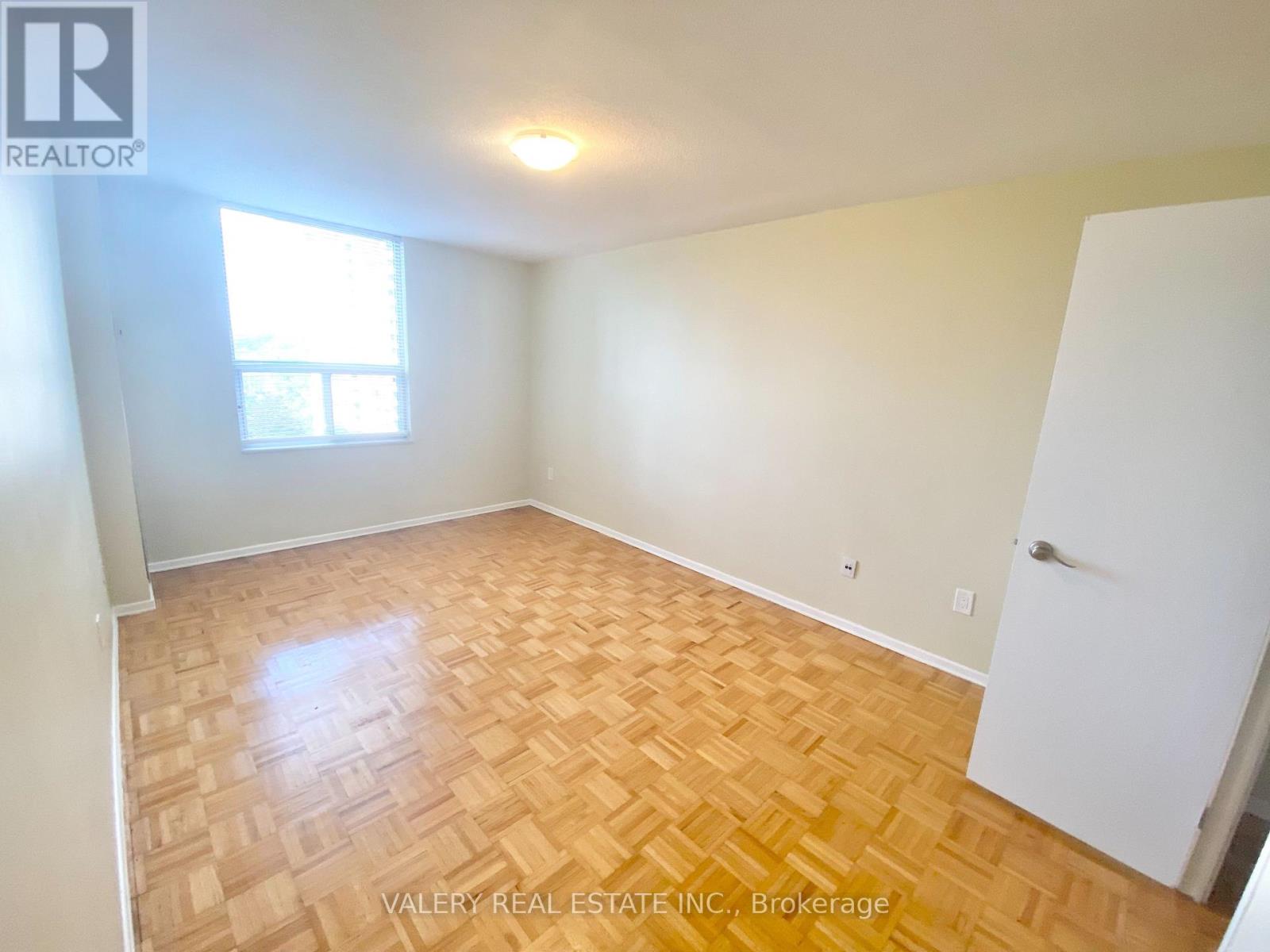 711 - 10 Edgecliff Golfway, Toronto, Ontario  M3C 3A3 - Photo 9 - C13019952