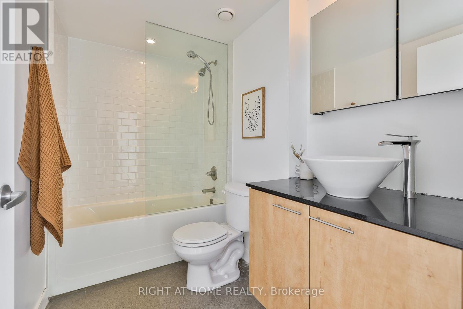 519 - 955 Queen Street W, Toronto, Ontario  M6J 3X5 - Photo 13 - C13019982