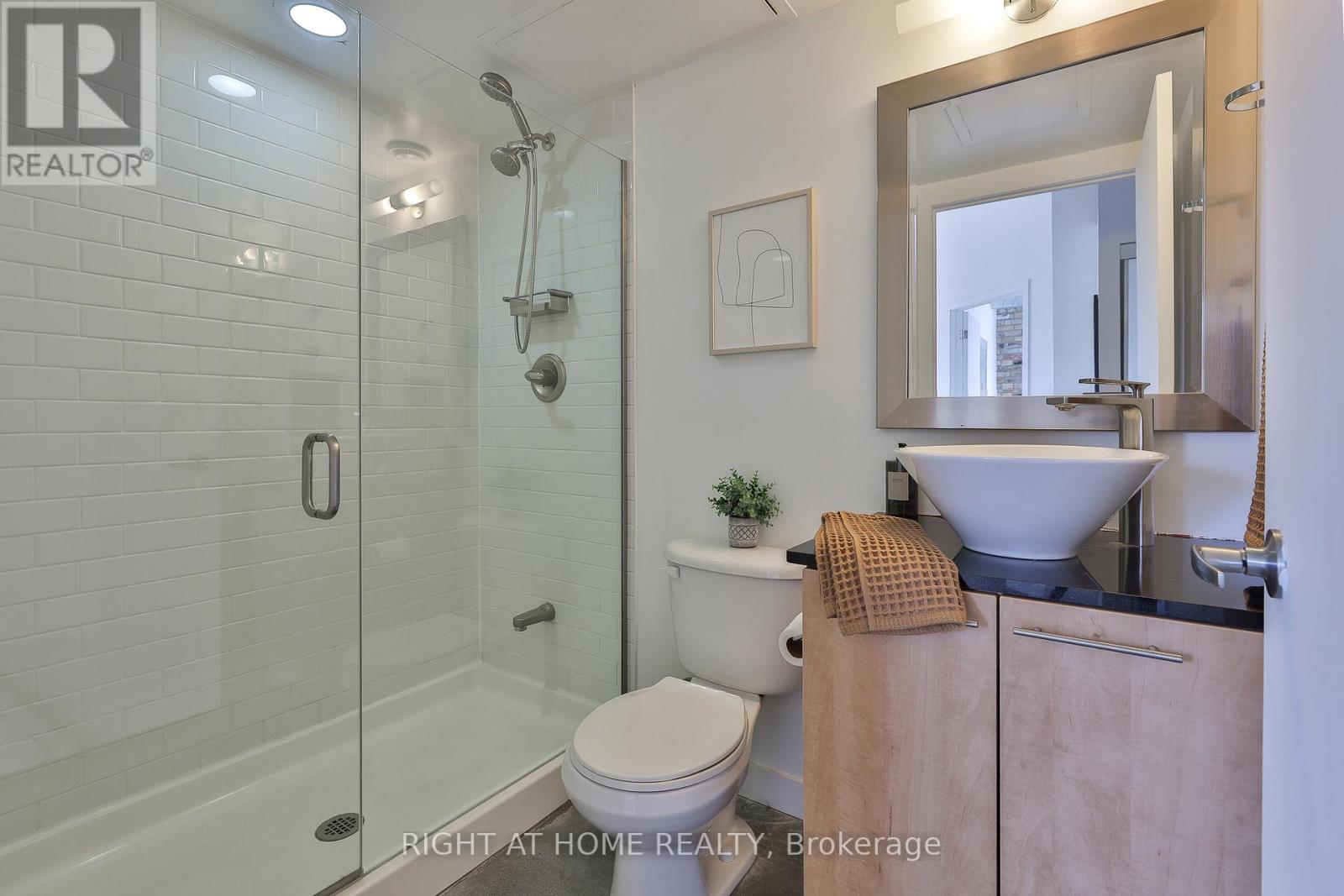 519 - 955 Queen Street W, Toronto, Ontario  M6J 3X5 - Photo 16 - C13019982