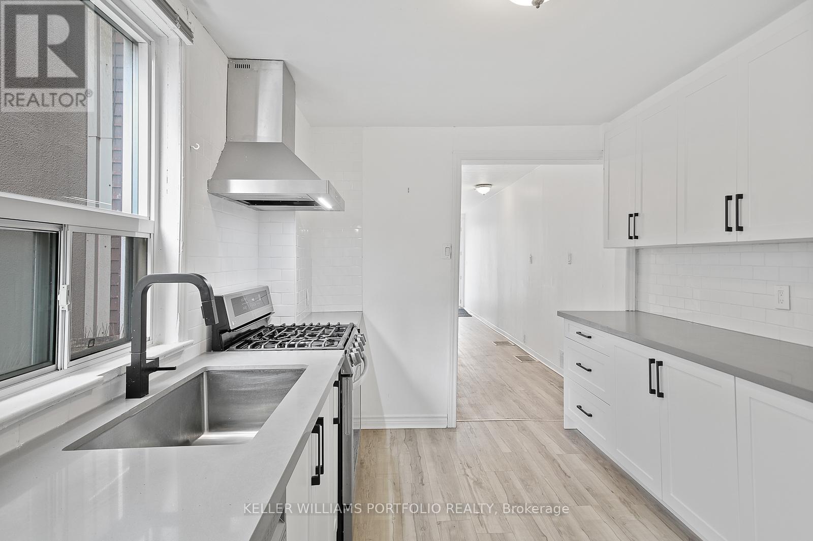 58 Manning Avenue, Toronto, Ontario  M6J 2K5 - Photo 18 - C13020054