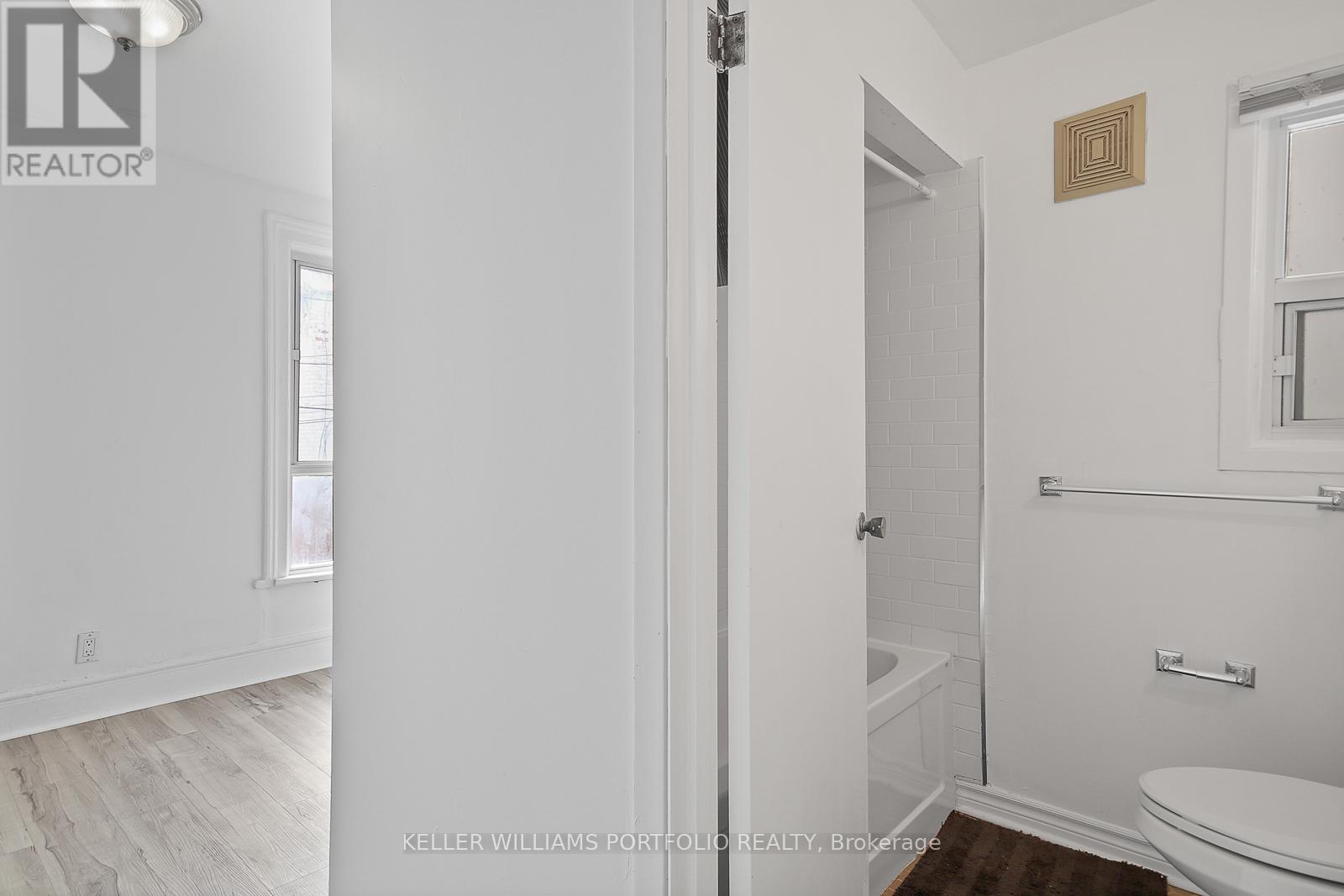 58 Manning Avenue, Toronto, Ontario  M6J 2K5 - Photo 23 - C13020054