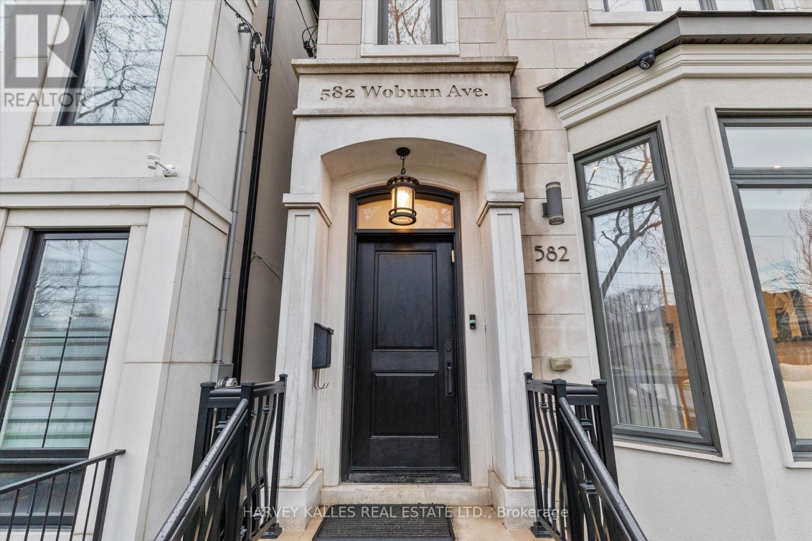 582 Woburn Avenue, Toronto, Ontario  M5M 1L9 - Photo 2 - C13020094