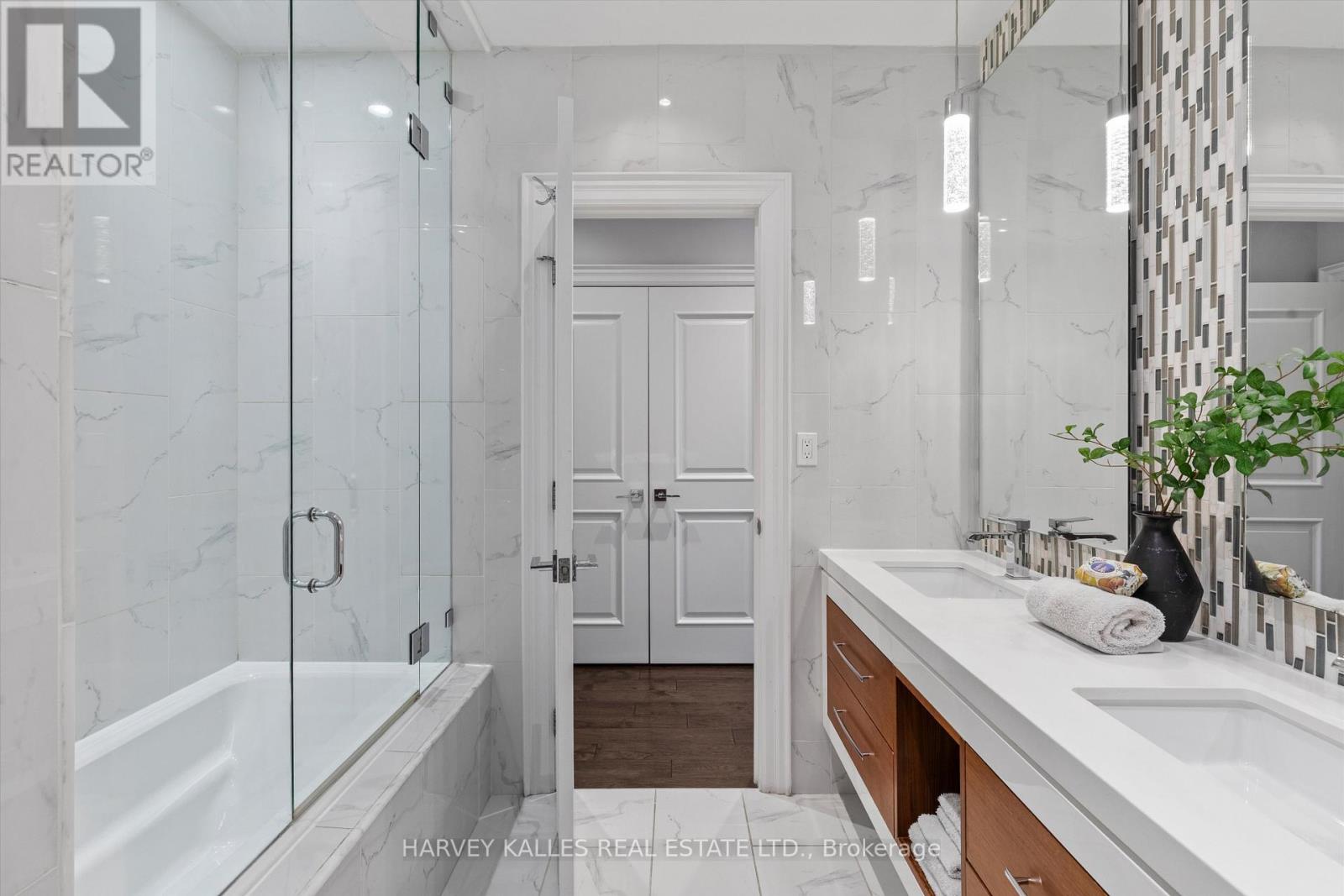 582 Woburn Avenue, Toronto, Ontario  M5M 1L9 - Photo 24 - C13020094