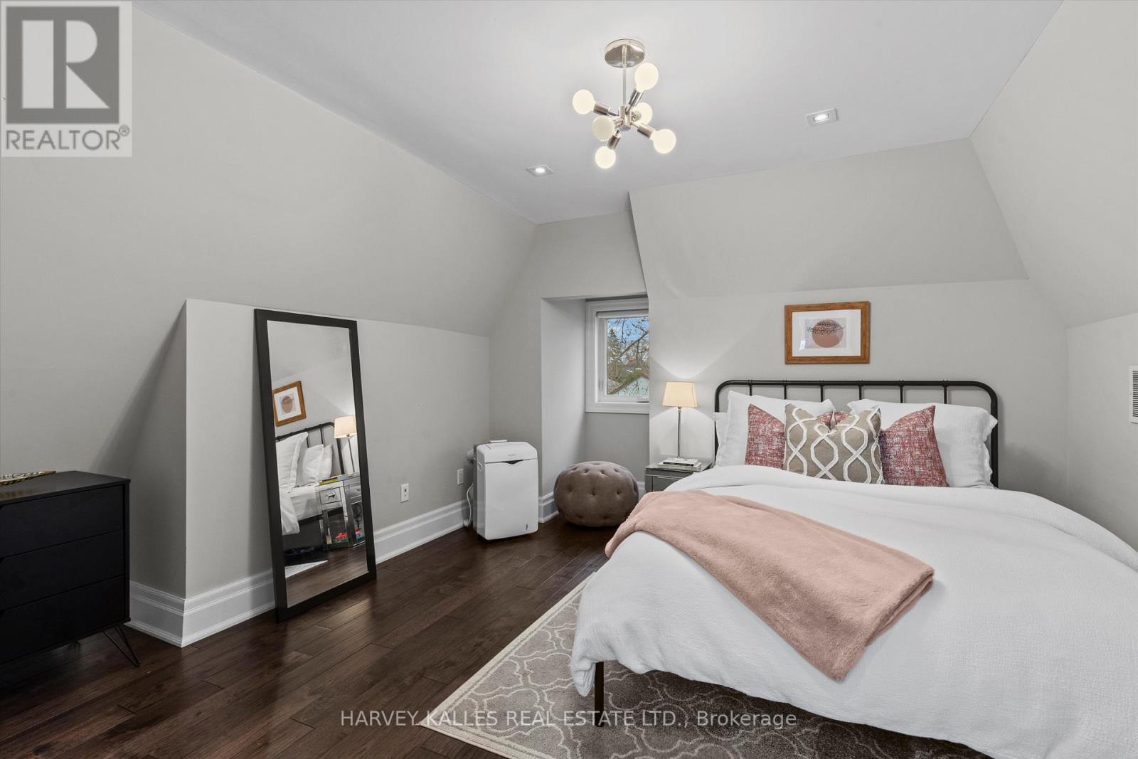 582 Woburn Avenue, Toronto, Ontario  M5M 1L9 - Photo 31 - C13020094