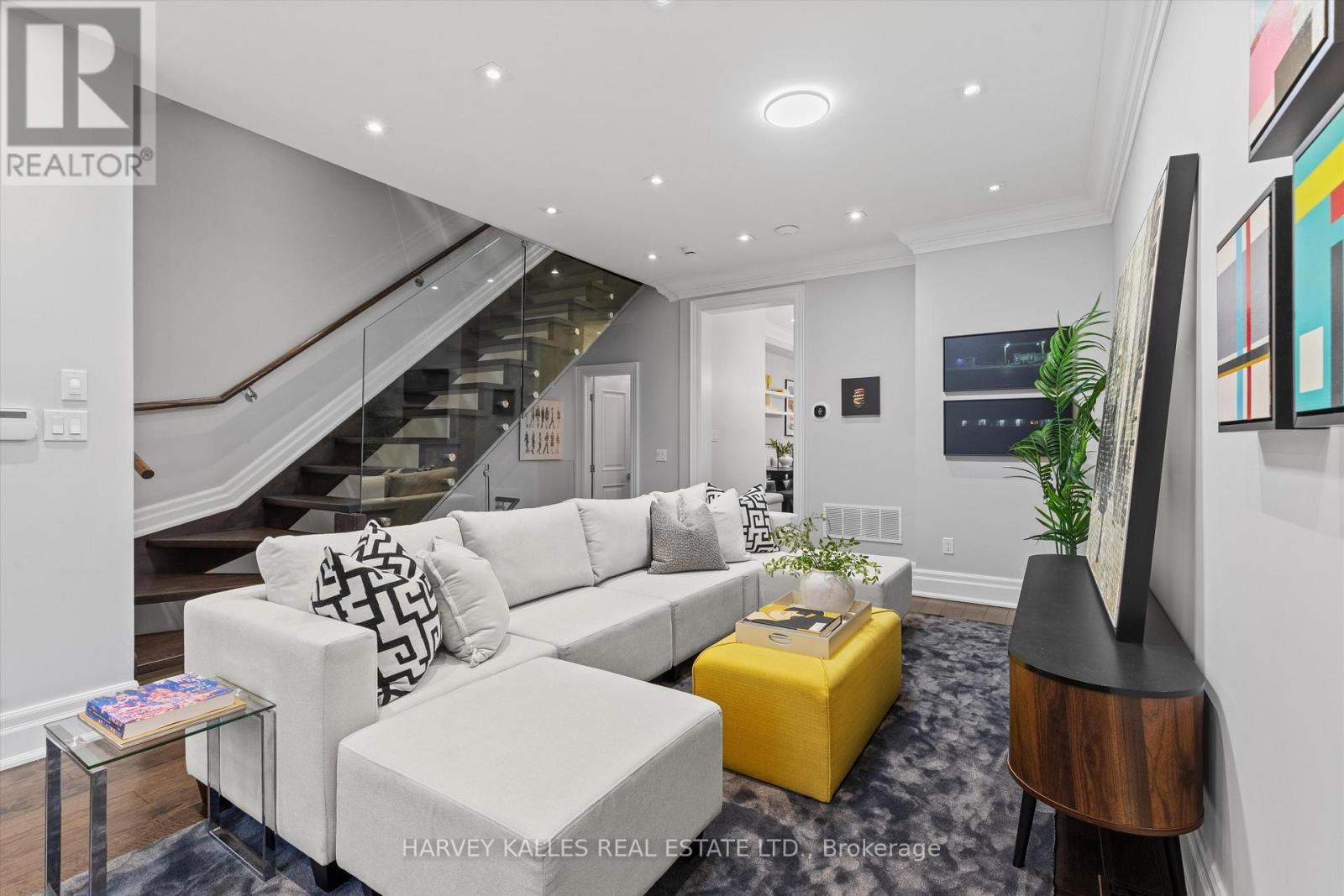 582 Woburn Avenue, Toronto, Ontario  M5M 1L9 - Photo 6 - C13020094