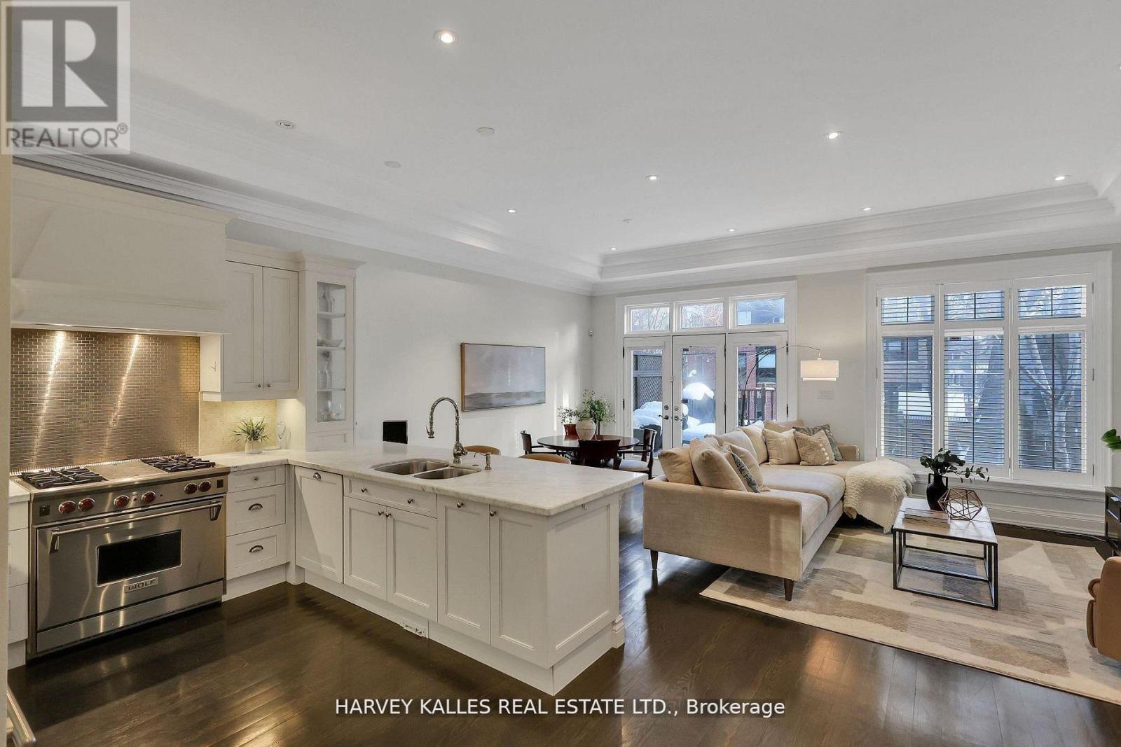 39 Gormley Avenue, Toronto, Ontario  M4V 1Y9 - Photo 12 - C13020112