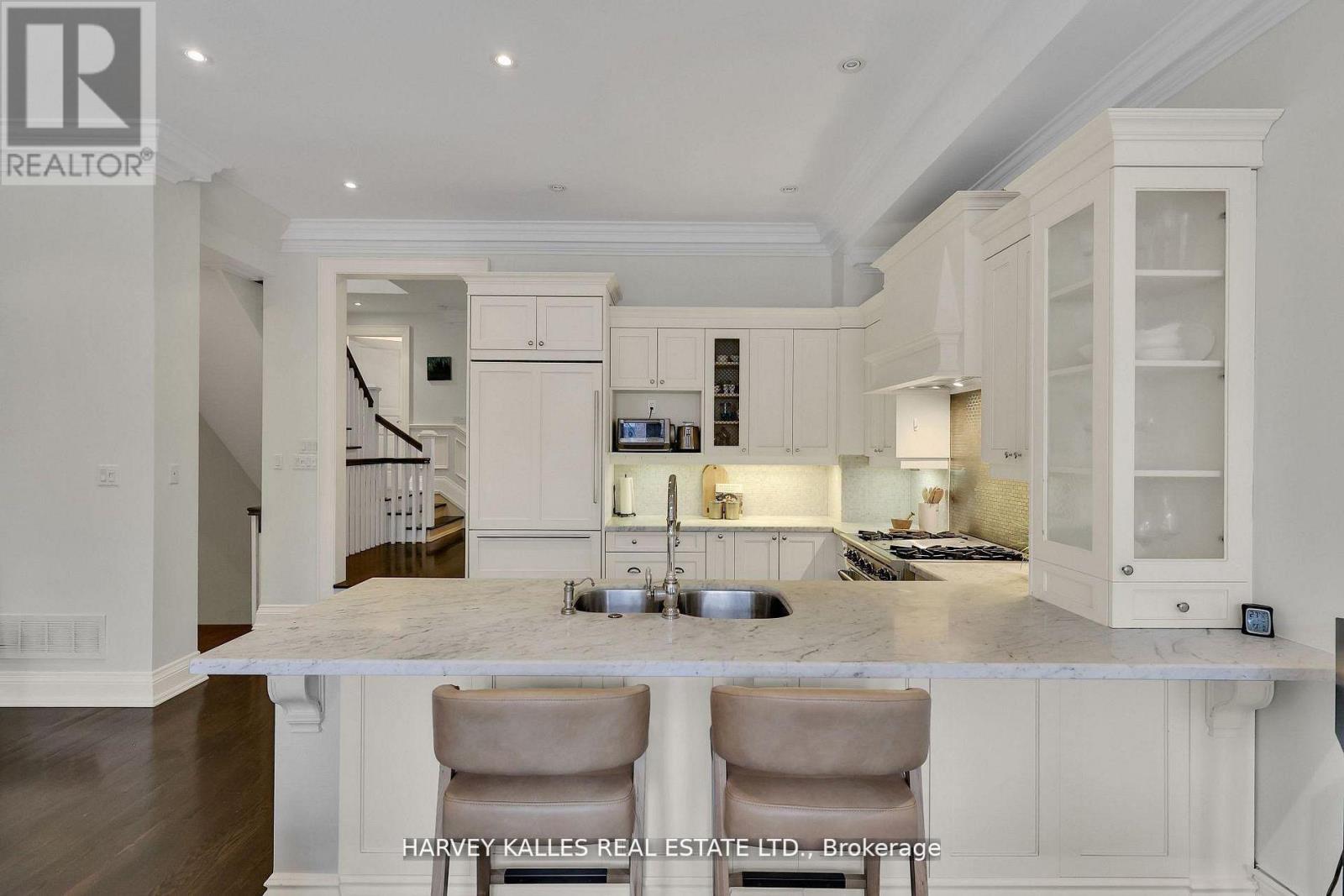 39 Gormley Avenue, Toronto, Ontario  M4V 1Y9 - Photo 16 - C13020112