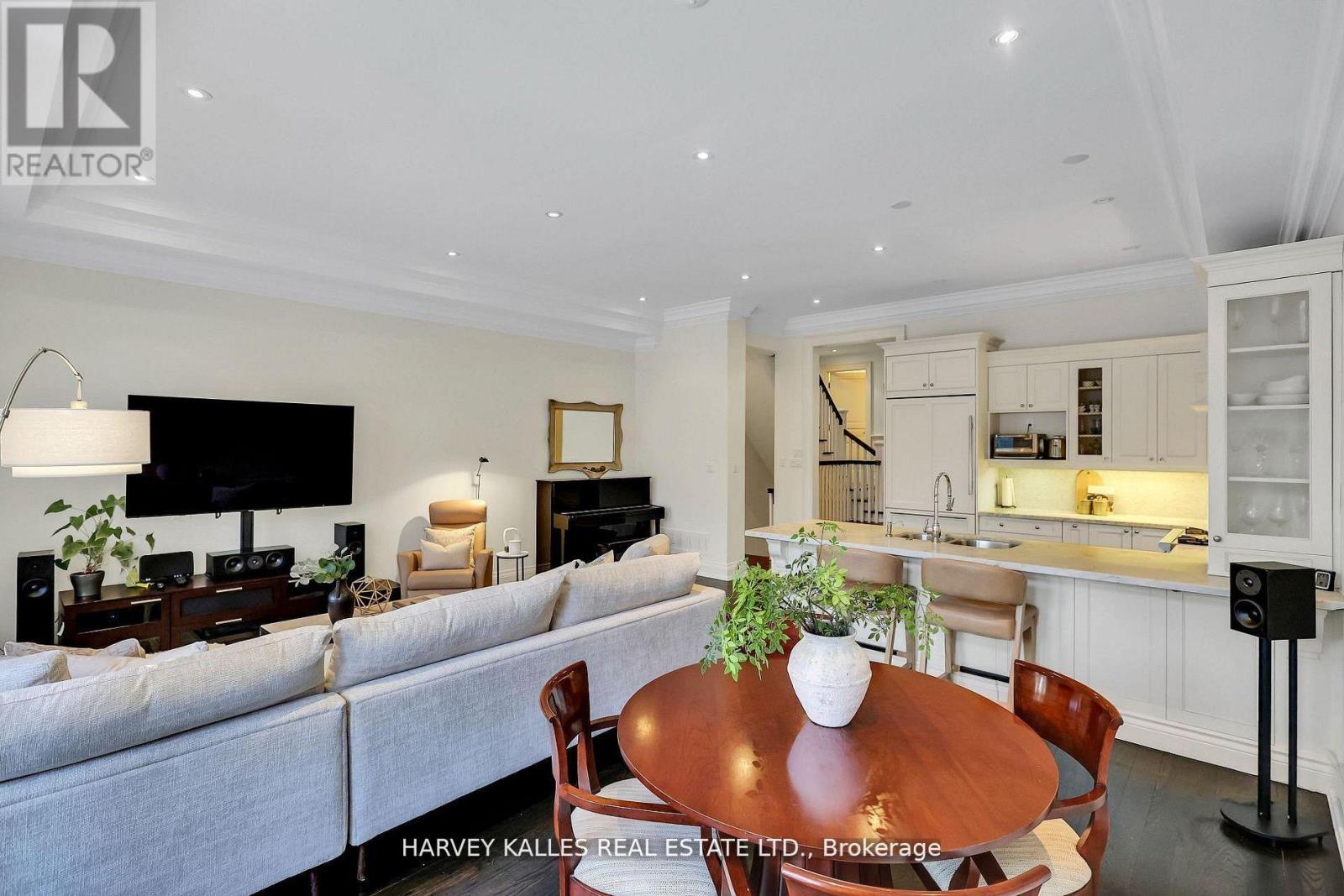 39 Gormley Avenue, Toronto, Ontario  M4V 1Y9 - Photo 21 - C13020112