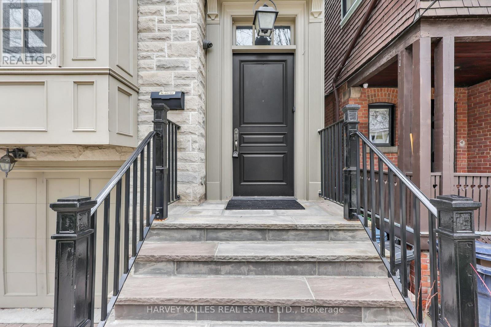 39 Gormley Avenue, Toronto, Ontario  M4V 1Y9 - Photo 3 - C13020112