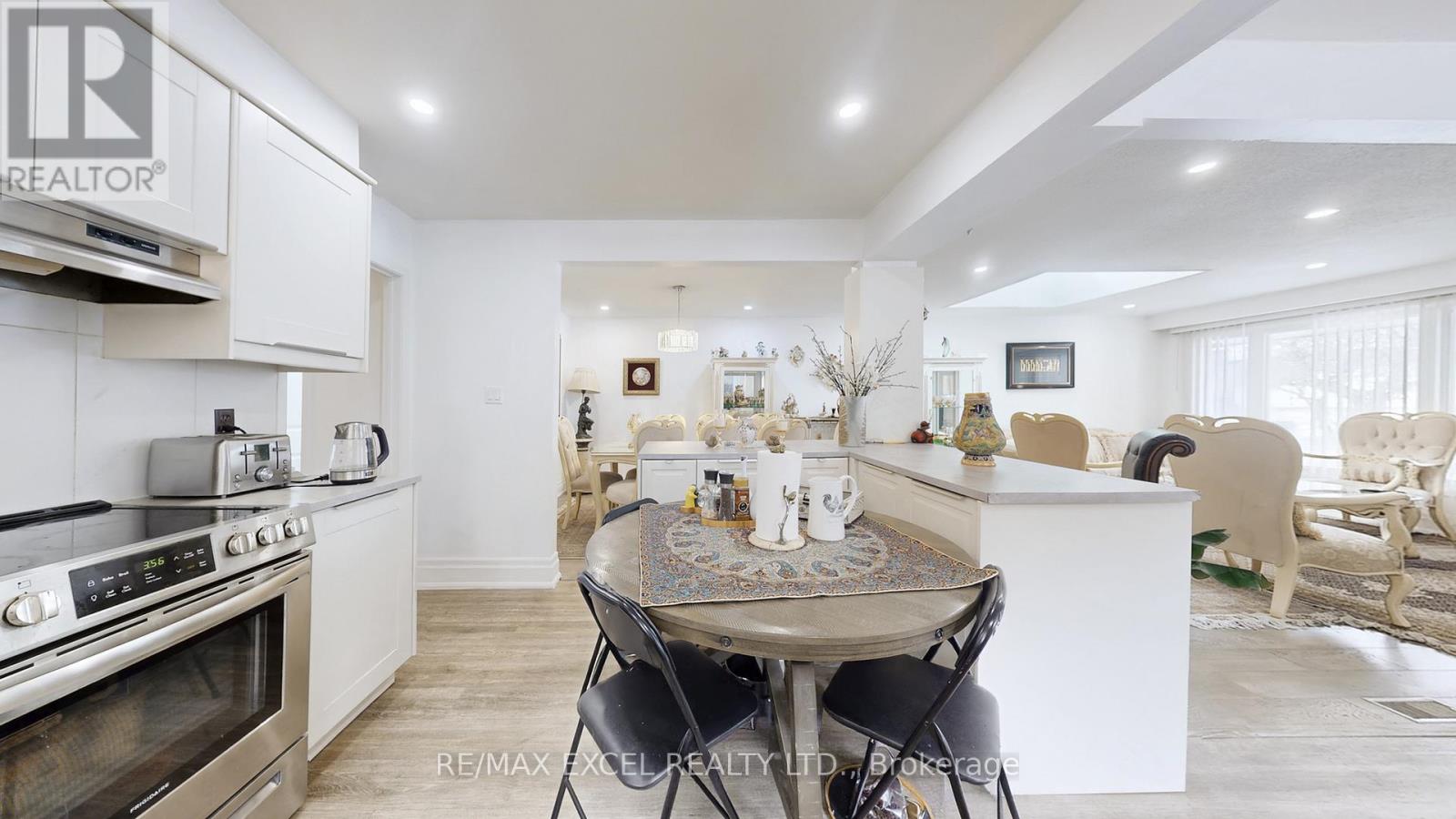 19 Clancy Drive, Toronto, Ontario  M2J 2V7 - Photo 15 - C13020144