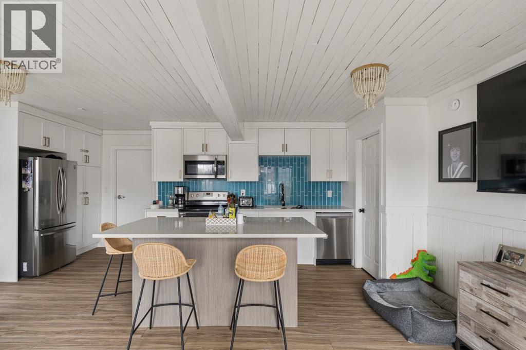 5019 52 Street, Sylvan Lake, Alberta  T4S 1E4 - Photo 3 - A2303454