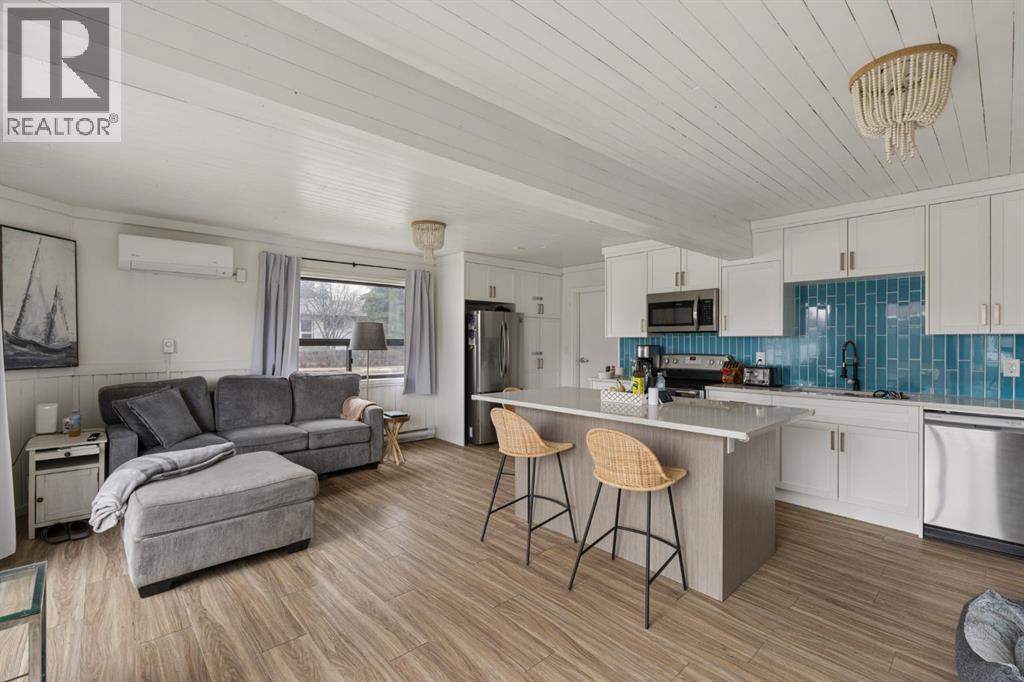 5019 52 Street, Sylvan Lake, Alberta  T4S 1E4 - Photo 4 - A2303454