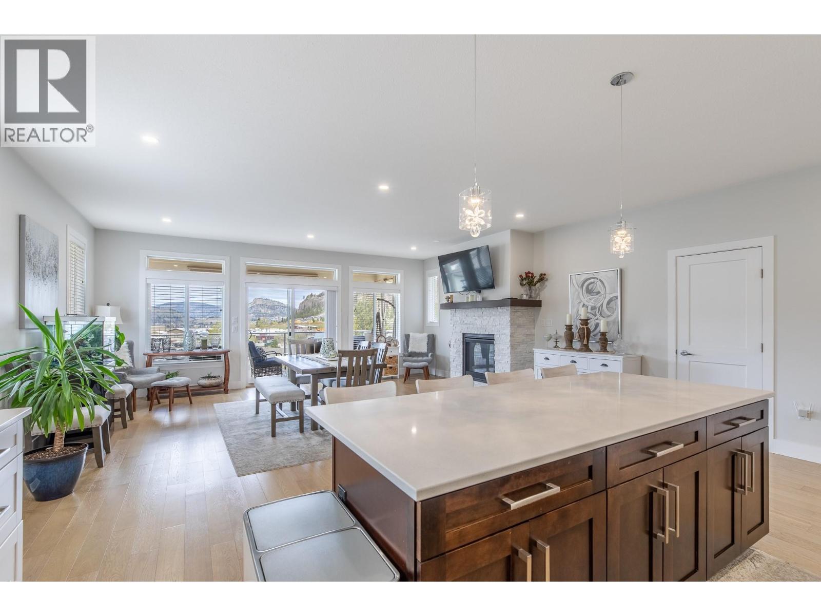 8738 Palmer Place, Summerland, British Columbia  V0H 1Z2 - Photo 11 - 10383844