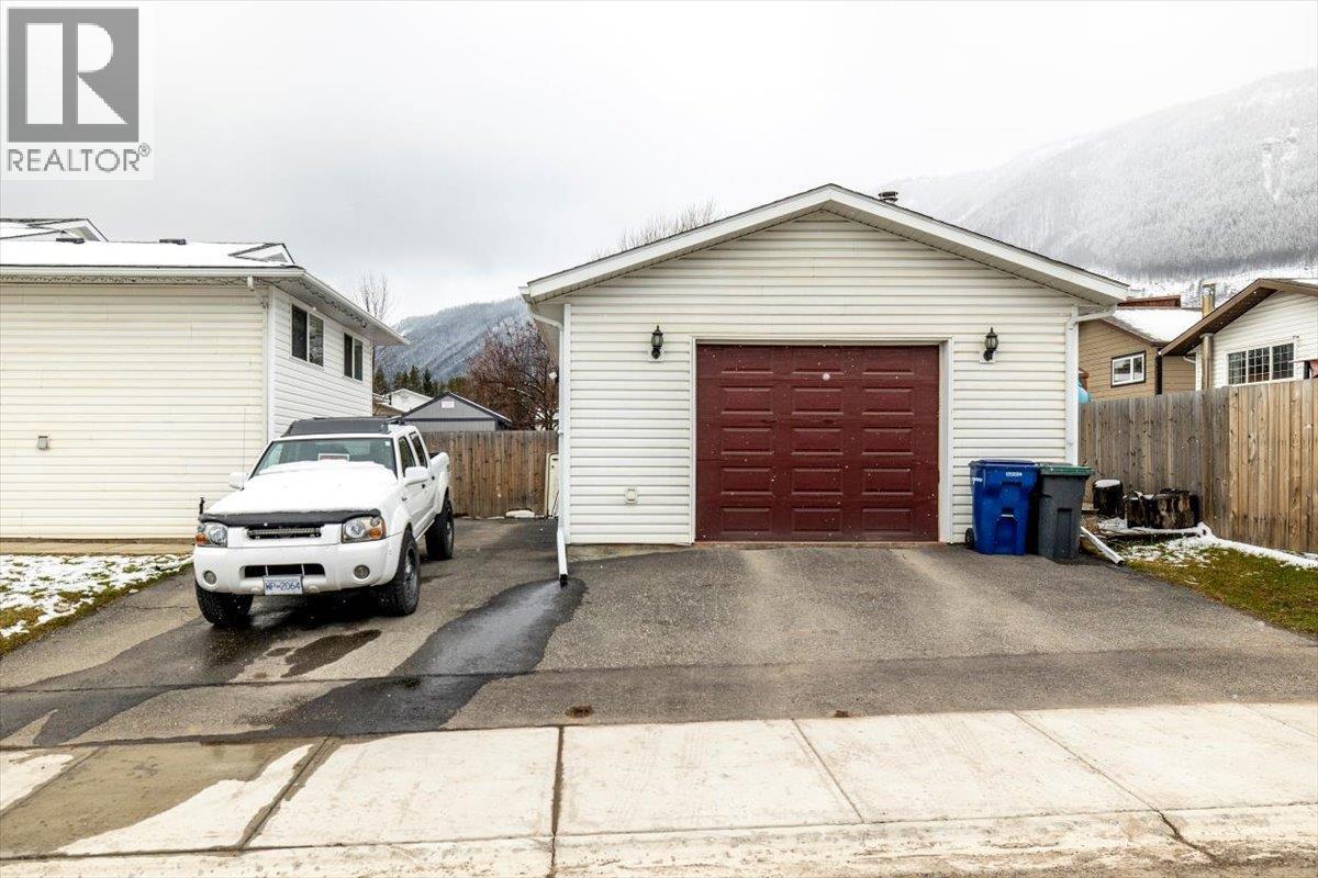 1293 Ponderosa Drive, Sparwood, British Columbia  V0B 2G2 - Photo 33 - 10384037