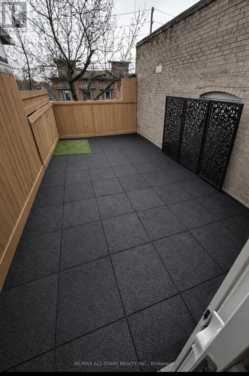 200 - 1918a Queen Street E, Toronto, Ontario  M4L 1H5 - Photo 5 - E13019828