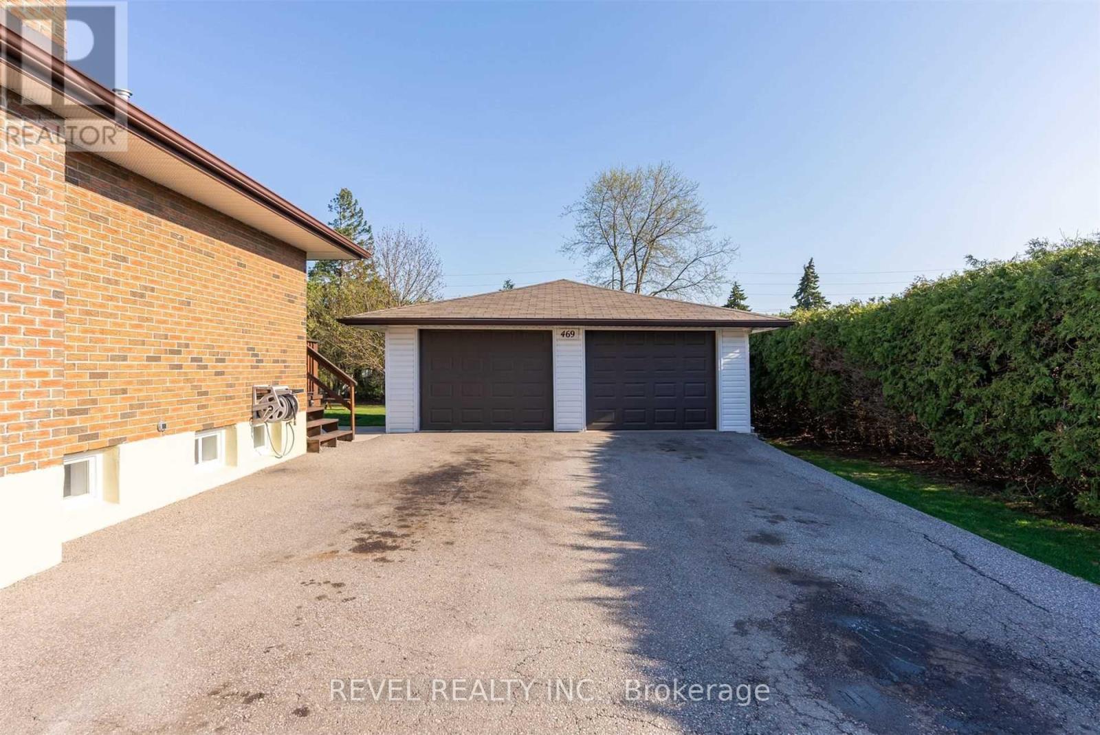 469 Maine Street, Oshawa, Ontario  L1L 1A1 - Photo 2 - E13020098