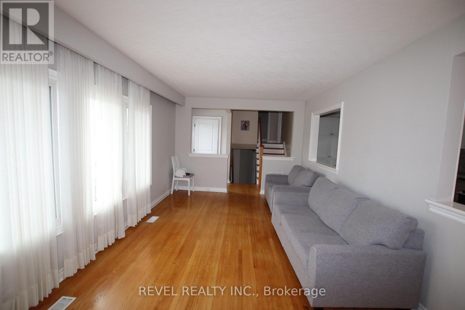 469 Maine Street, Oshawa, Ontario  L1L 1A1 - Photo 3 - E13020098